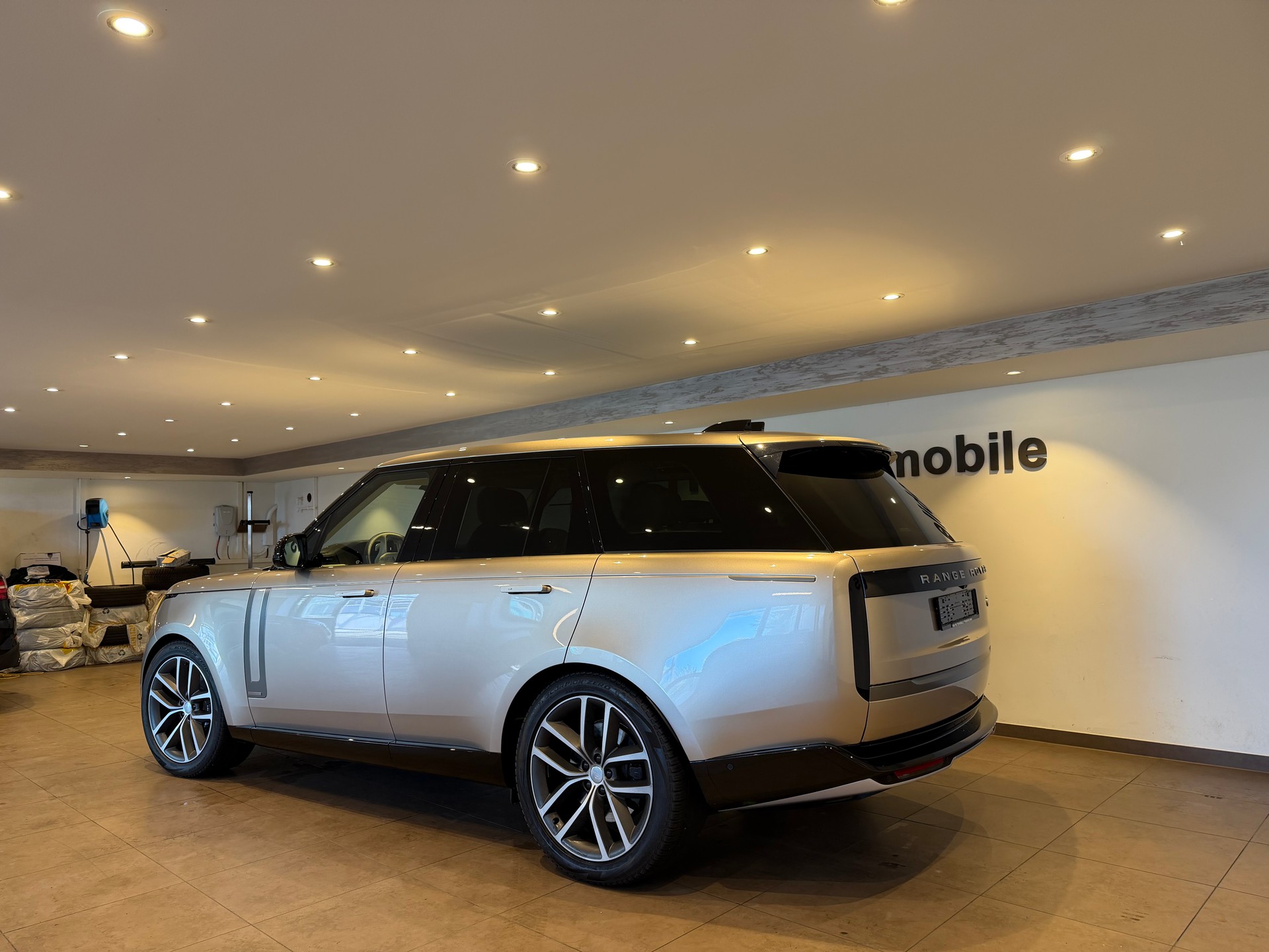 LAND ROVER Range Rover 4.4 V8 Autobiography-image-4