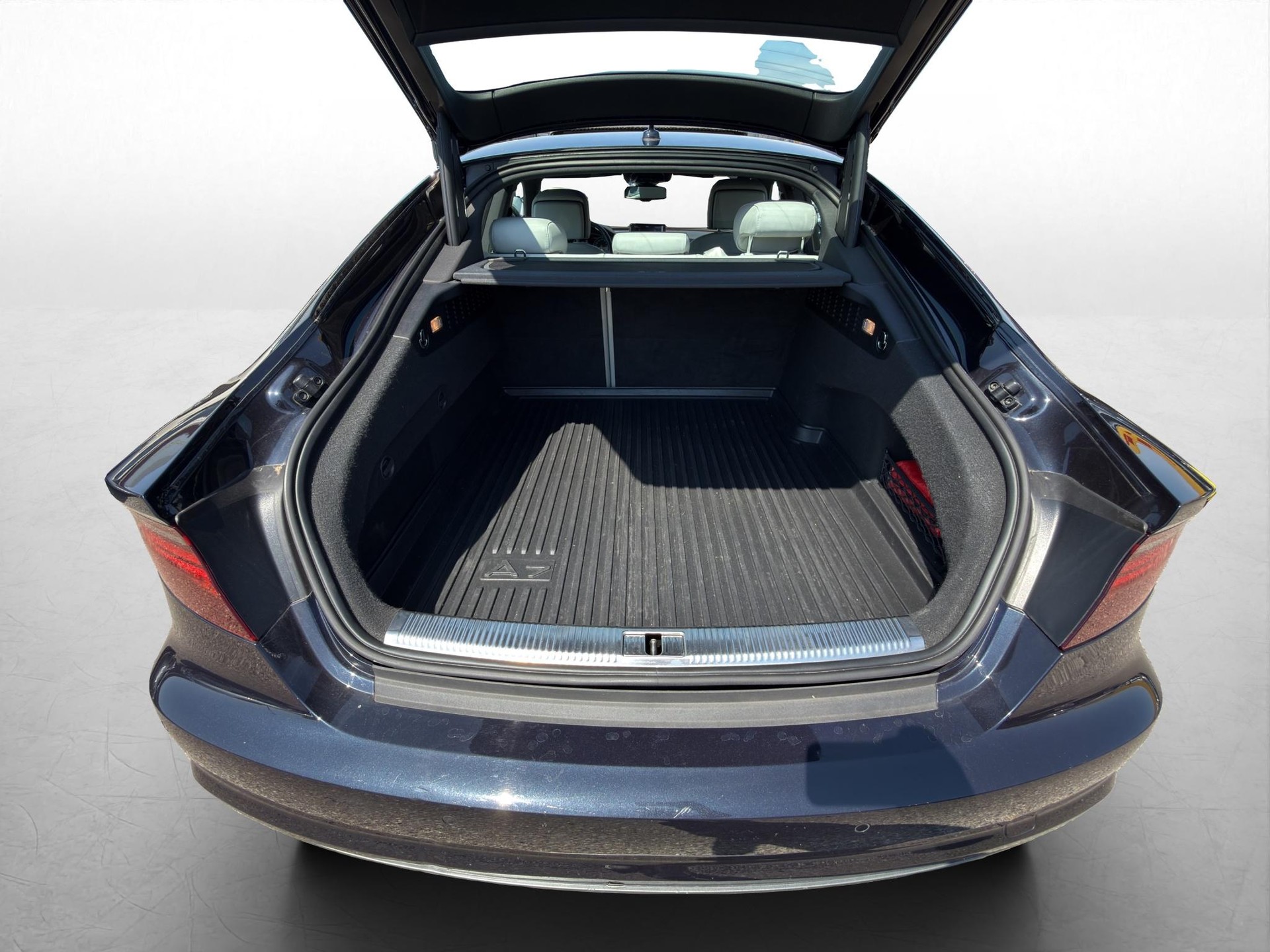 AUDI A7 S-Line quattro-image-6