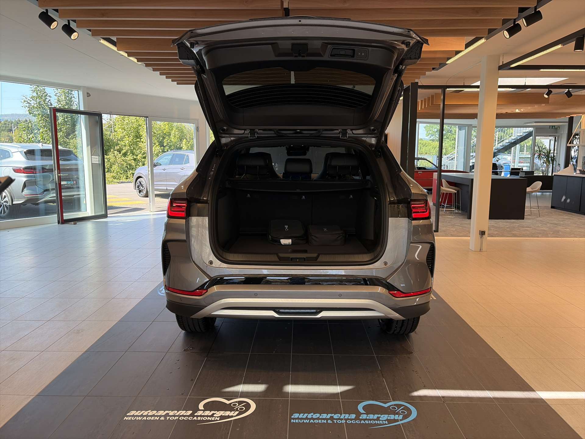 BYD Seal U DM-i PHEV Design AWD 324PS Automat-image-7