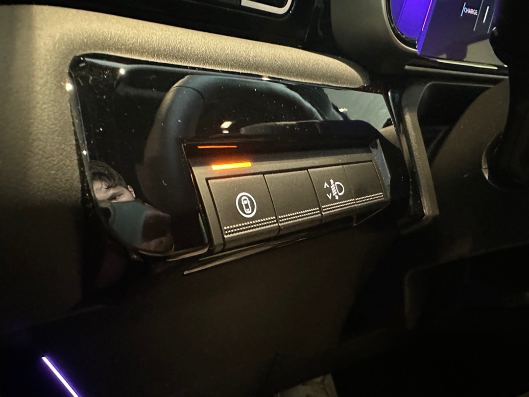 RENAULT R5 E-Tech Comfort Range 52 kWh Iconic Five-image-14