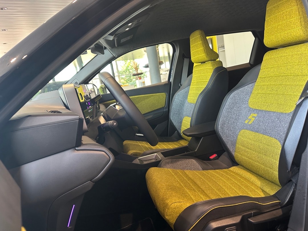 RENAULT R5 E-Tech Comfort Range 52 kWh Iconic Five-image-9