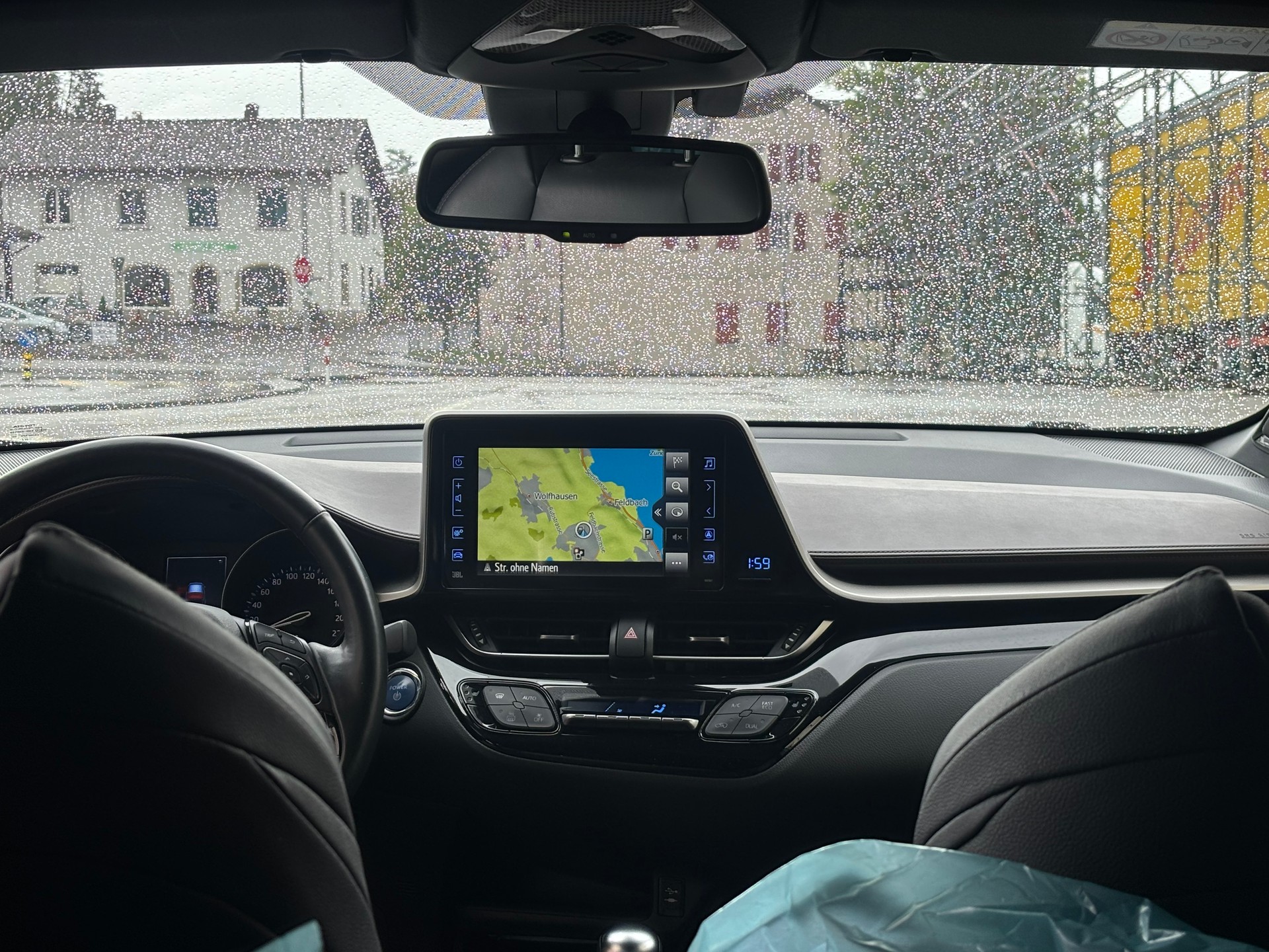 TOYOTA C-HR 1.8 HSD Comfort CVT-image-9