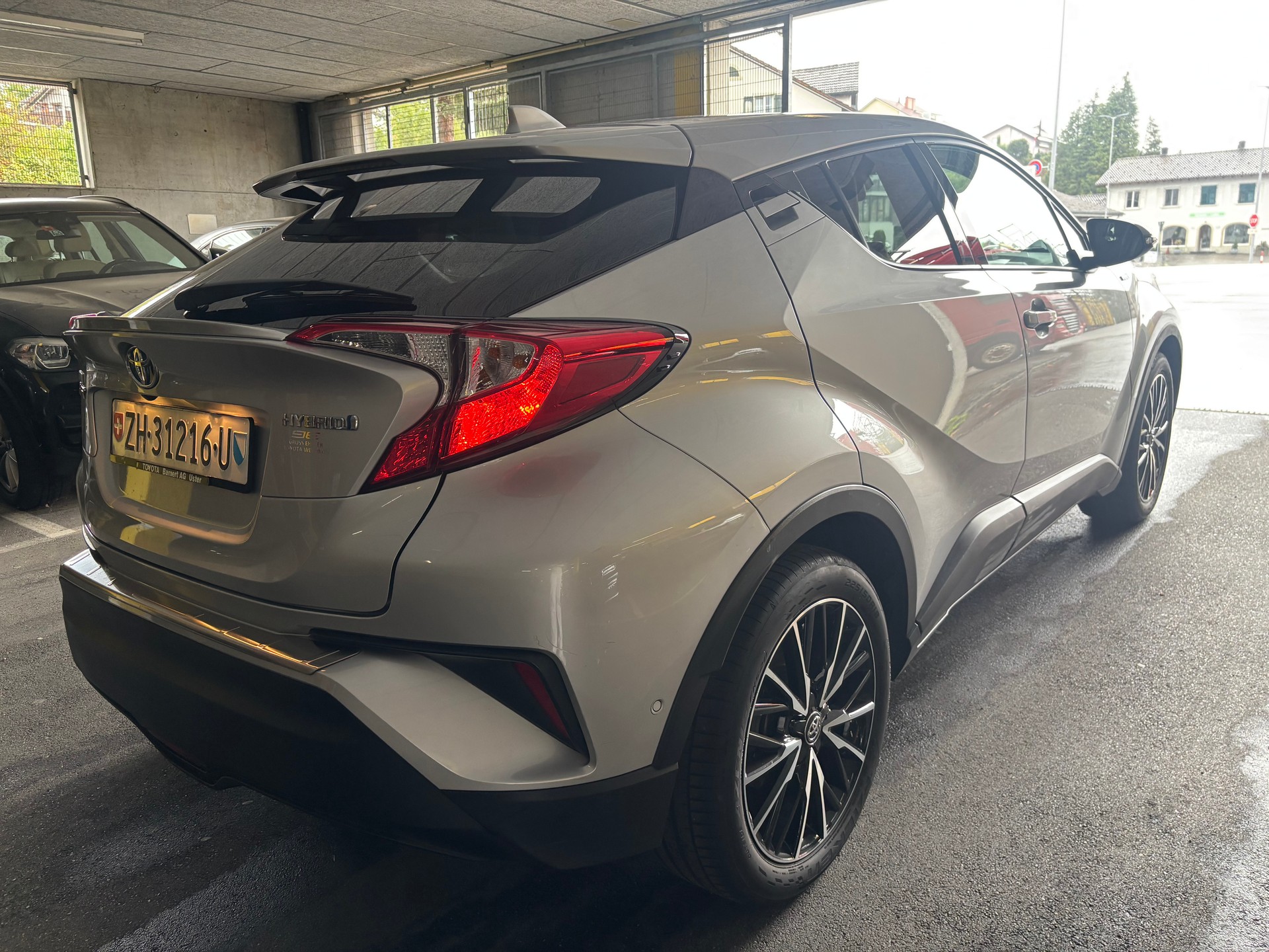 TOYOTA C-HR 1.8 HSD Comfort CVT-image-4