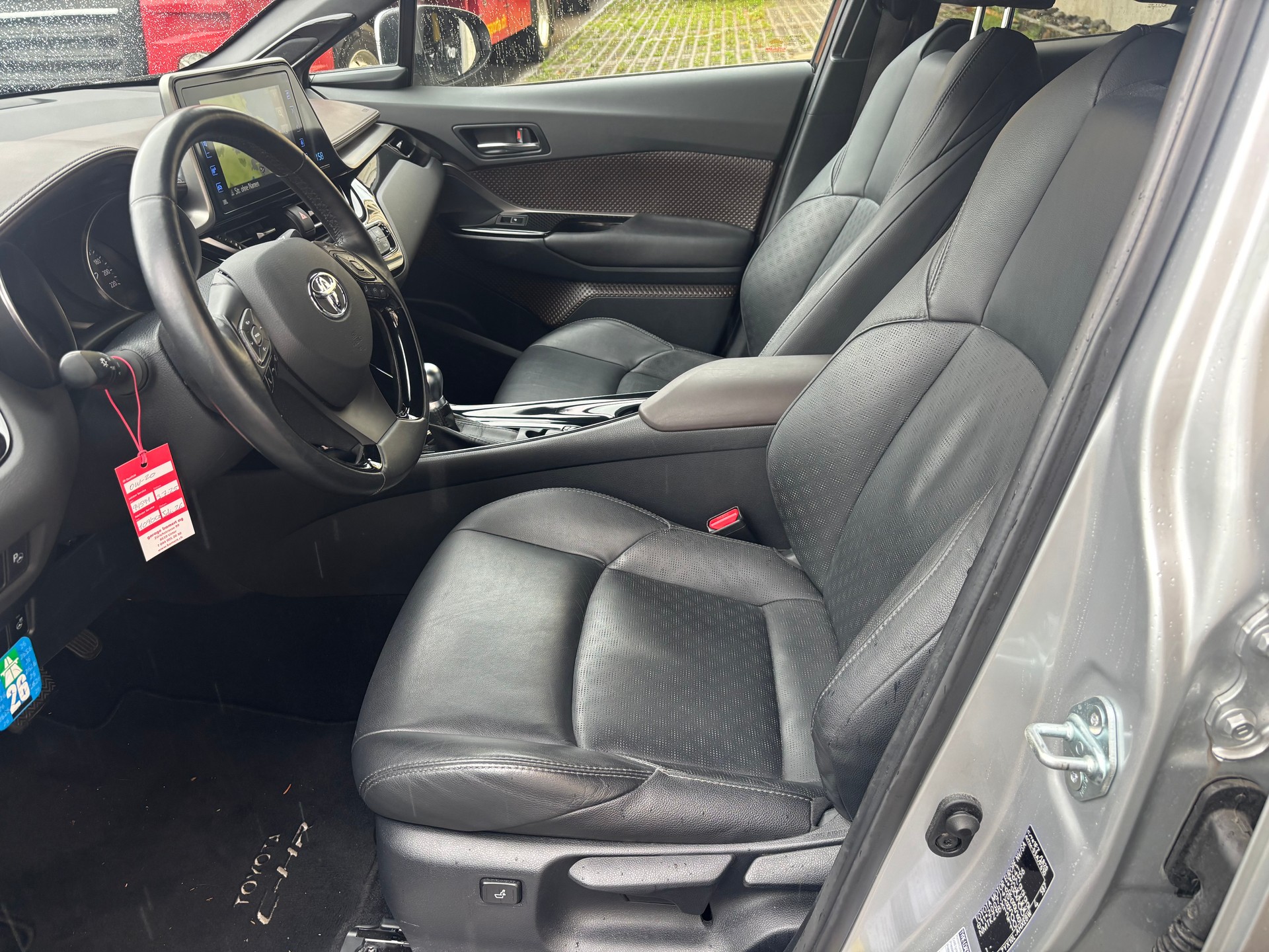 TOYOTA C-HR 1.8 HSD Comfort CVT-image-10