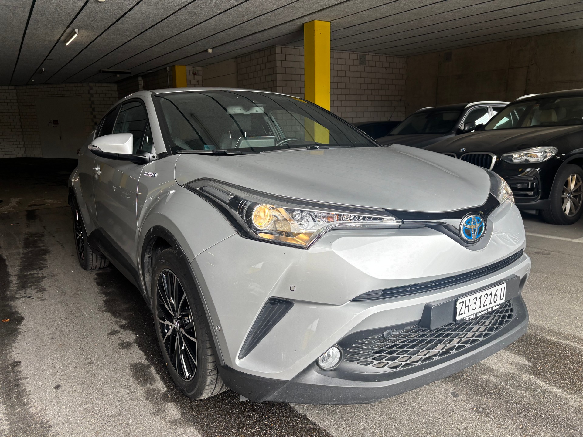 TOYOTA C-HR 1.8 HSD Comfort CVT-image-2