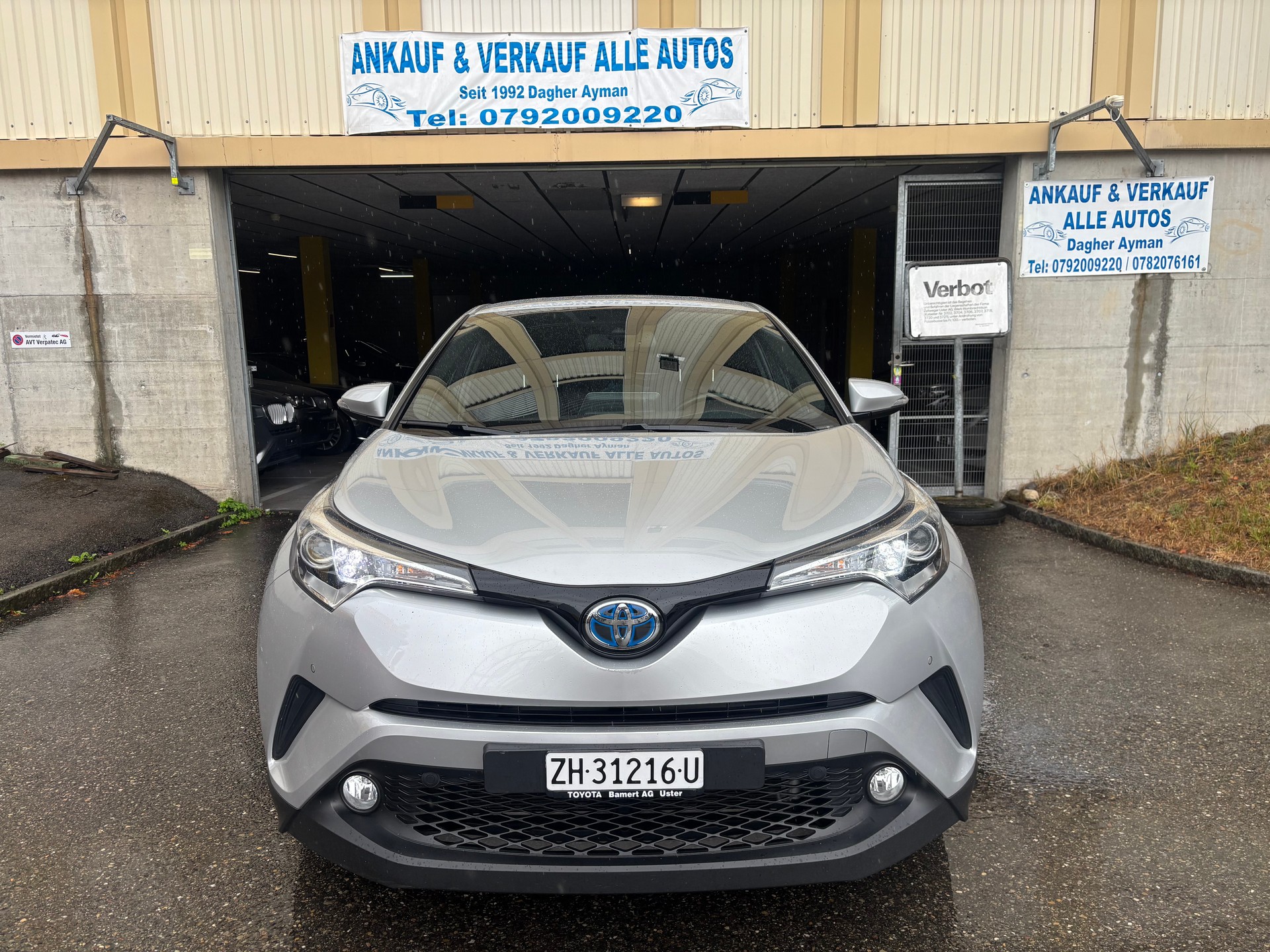 TOYOTA C-HR 1.8 HSD Comfort CVT-image-0