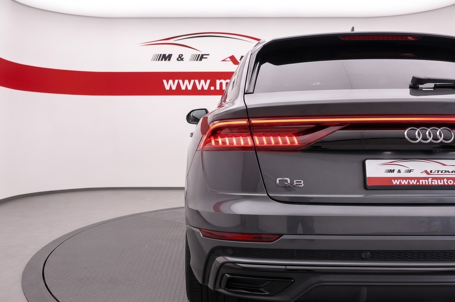 AUDI Q8 3.0 50 TDI Black Edition quattro T-Tronic CH FAHRZEUG Bang & Olufsen Advanced Sound System-image-8