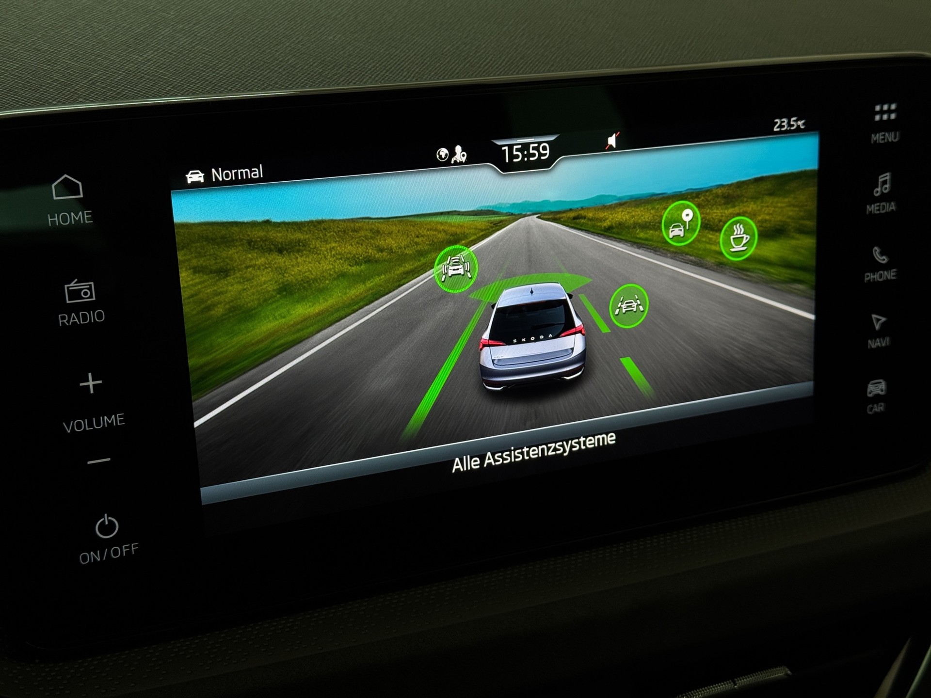 SKODA Scala 1.0 TSI Selection Business DSG "Pano-RF.-Kamera-Matrix"-image-20