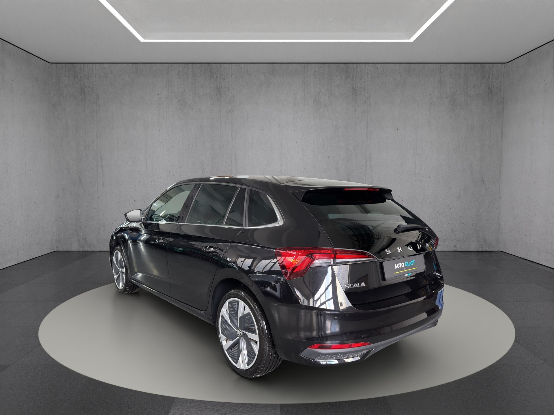 SKODA Scala 1.0 TSI Selection Business DSG "Pano-RF.-Kamera-Matrix"-image-4