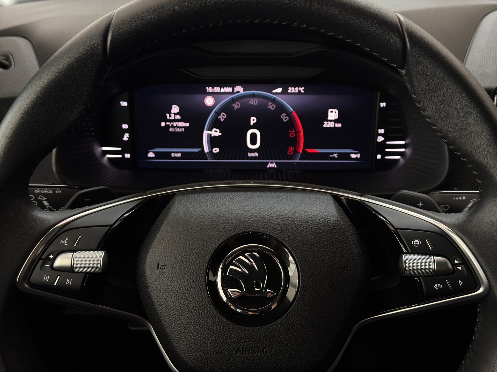 SKODA Scala 1.0 TSI Selection Business DSG "Pano-RF.-Kamera-Matrix"-image-15