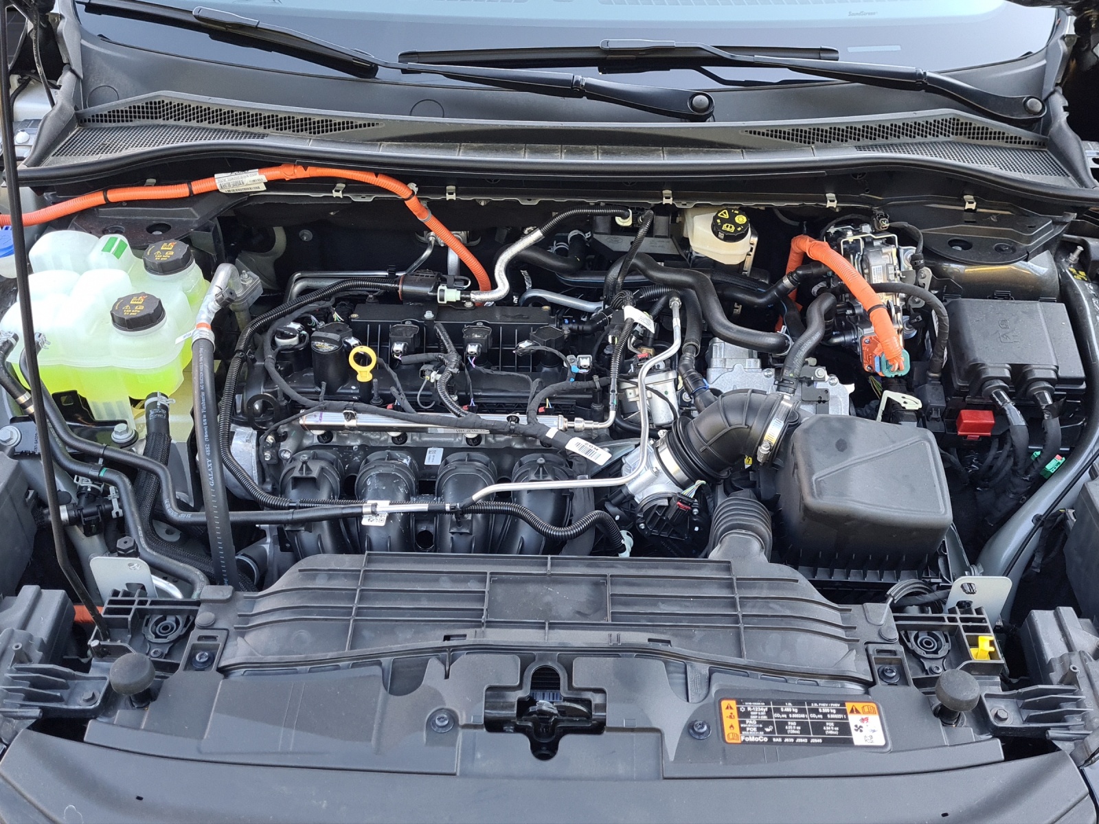 FORD Kuga 2.5i FHEV FULL-HYBRID 183 PS ST-Line 4x4 AUTOMAT-image-20