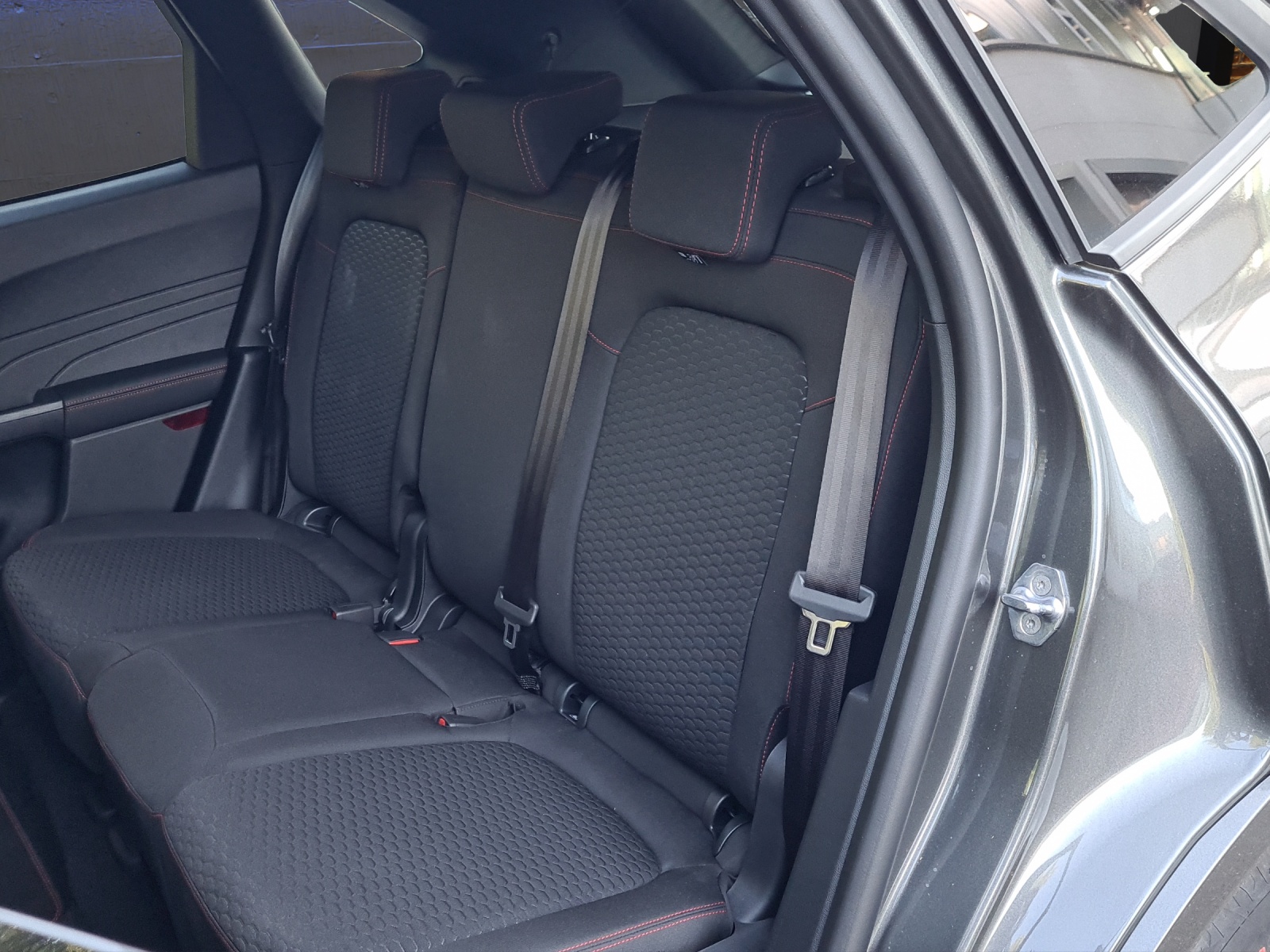 FORD Kuga 2.5i FHEV FULL-HYBRID 183 PS ST-Line 4x4 AUTOMAT-image-13