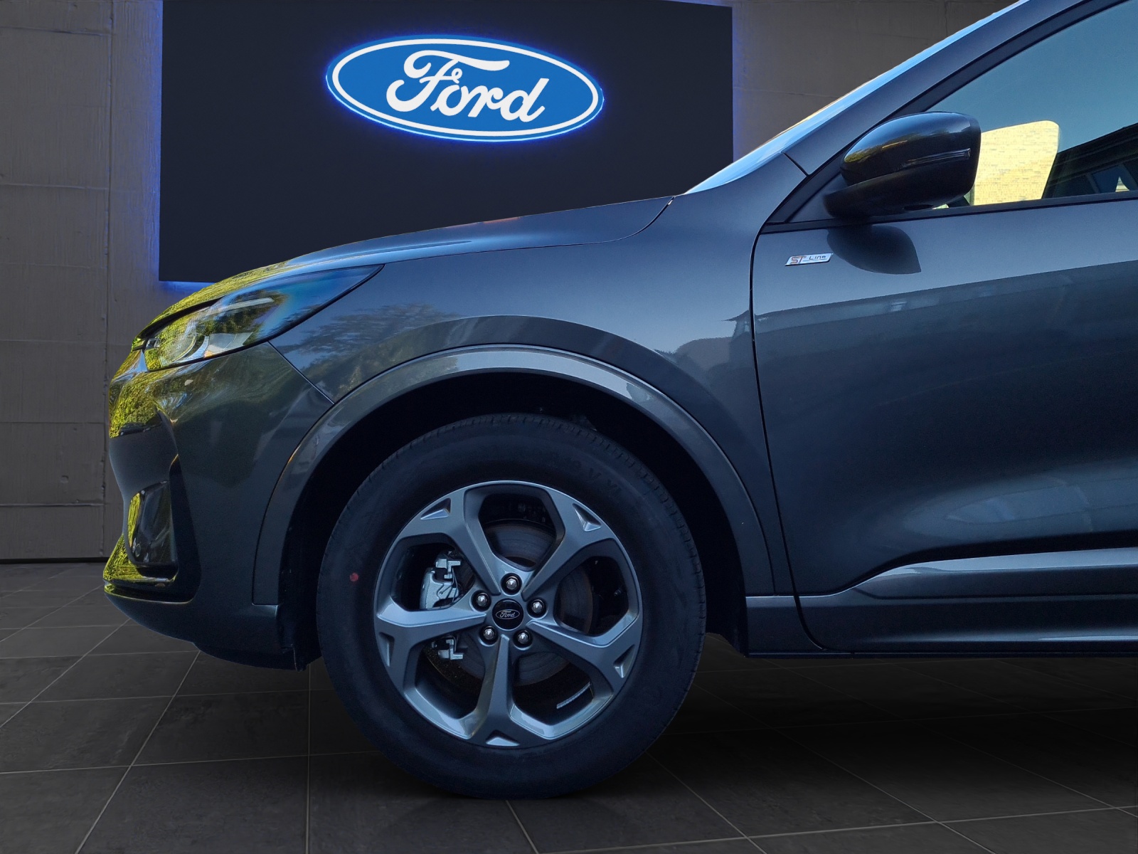 FORD Kuga 2.5i FHEV FULL-HYBRID 183 PS ST-Line 4x4 AUTOMAT-image-14