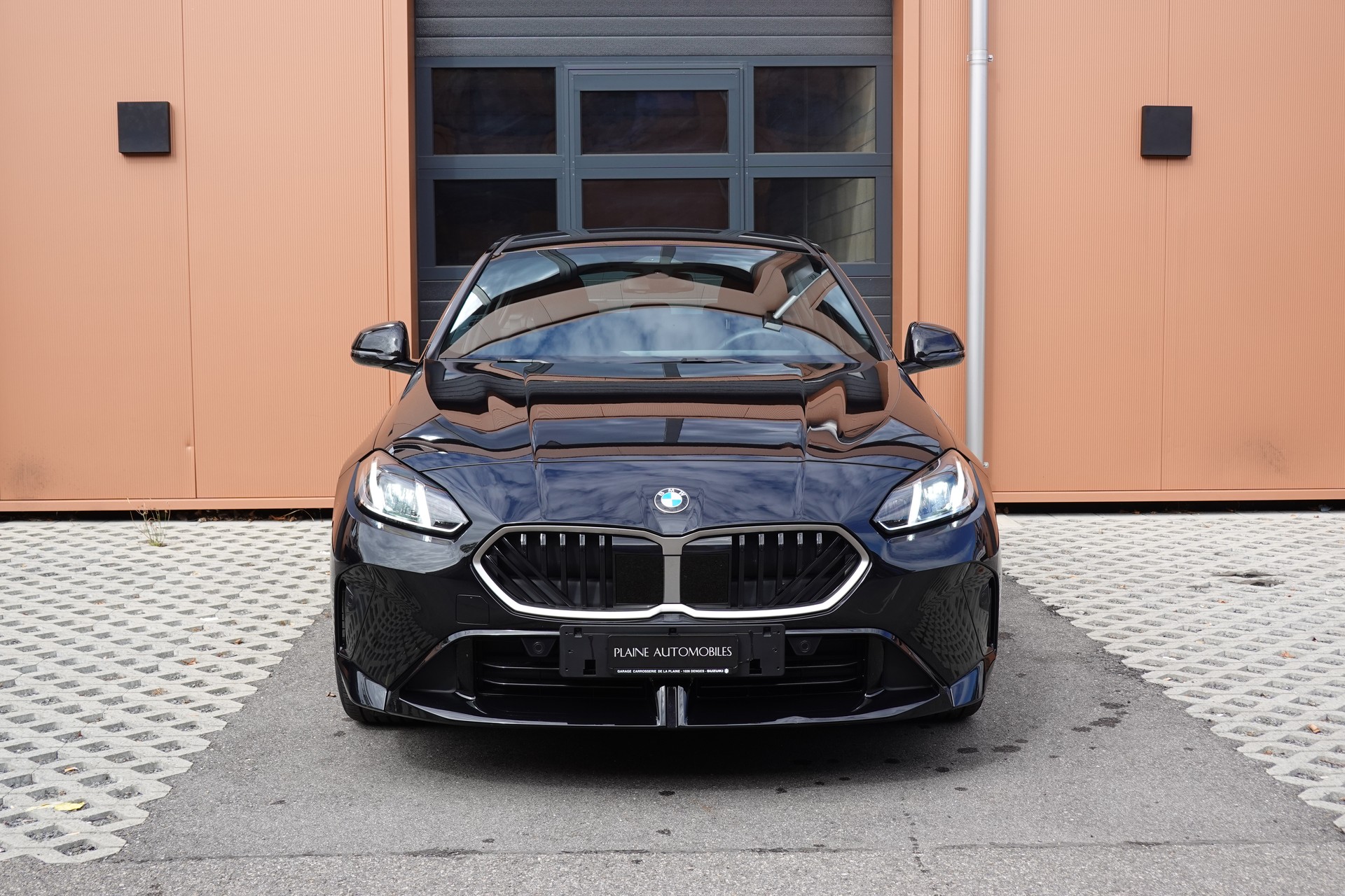 BMW 120i M Sport Steptronic - "LEASING DES 2,9% * Caméra Recul + Capteurs * Drive Select * Cuir/Alcantara"-image-1