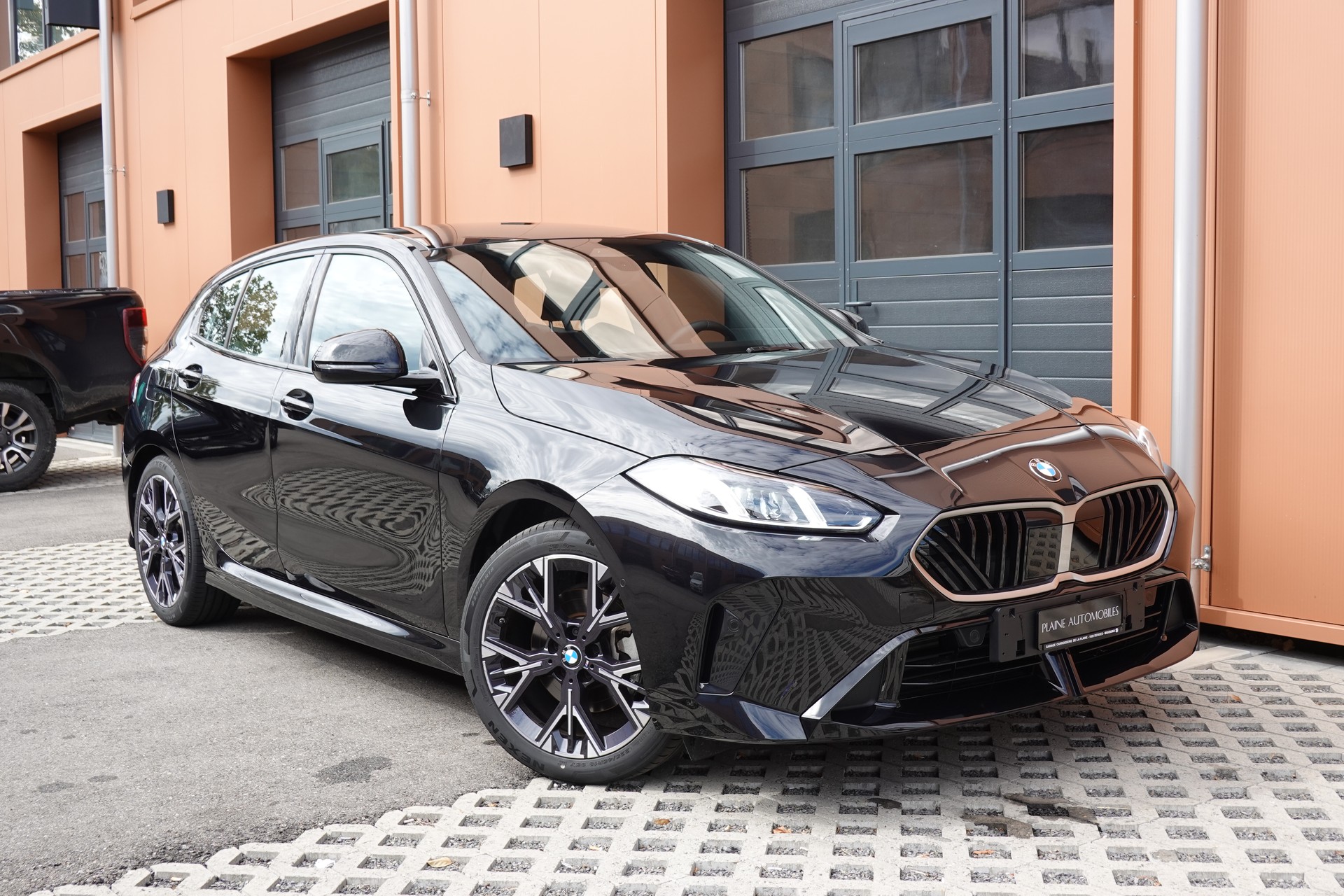BMW 120i M Sport Steptronic - "LEASING DES 2,9% * Caméra Recul + Capteurs * Drive Select * Cuir/Alcantara"-image-5
