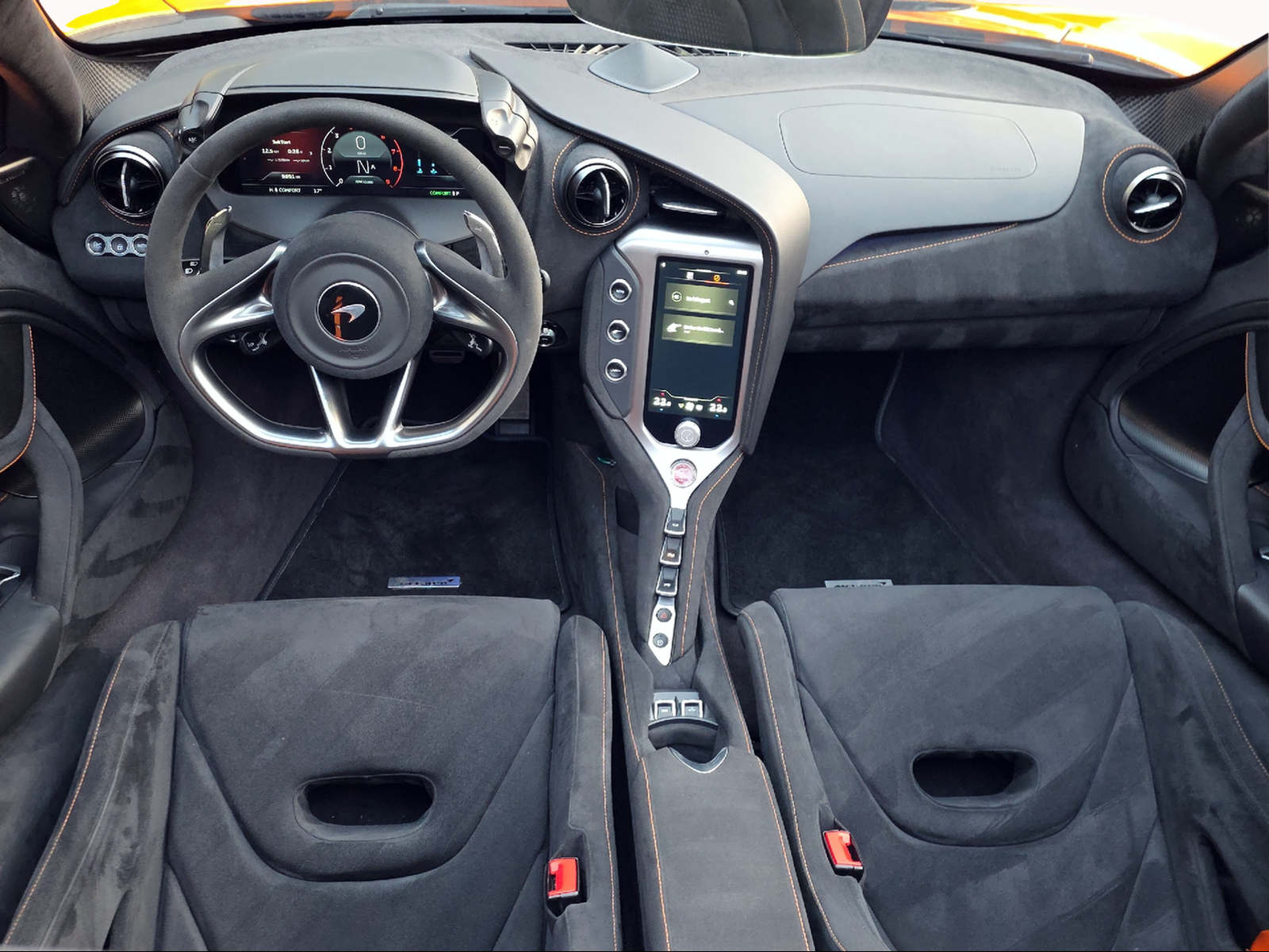 McLAREN 750s Spider-image-14
