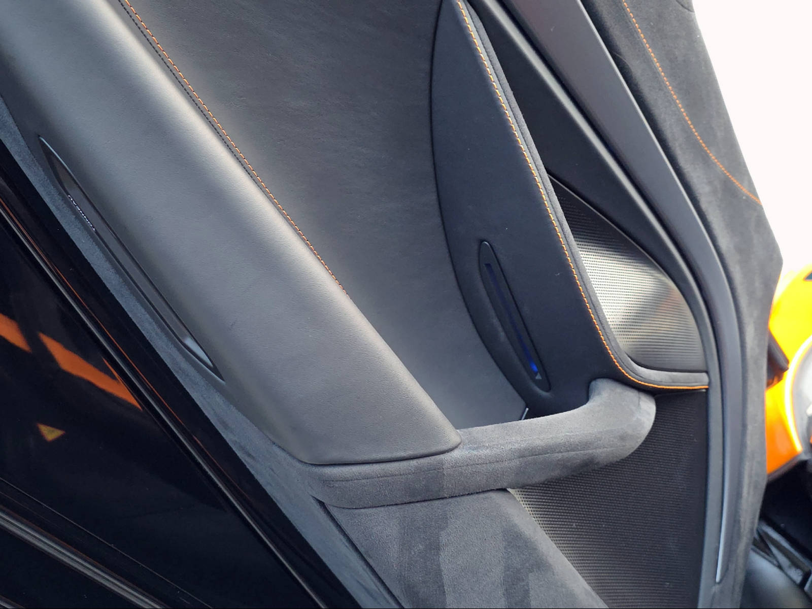 McLAREN 750s Spider-image-12