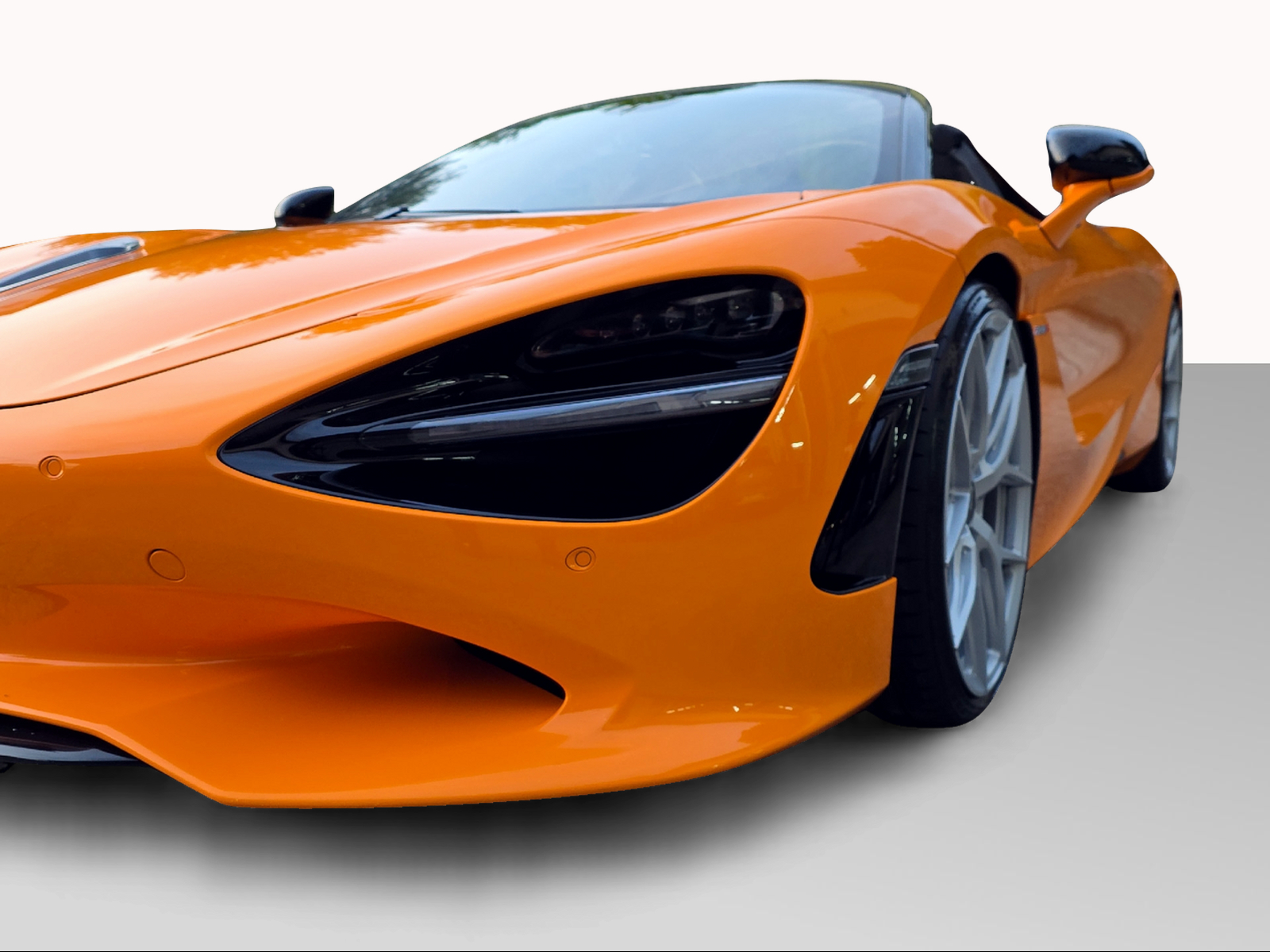 McLAREN 750s Spider-showroom-element-1