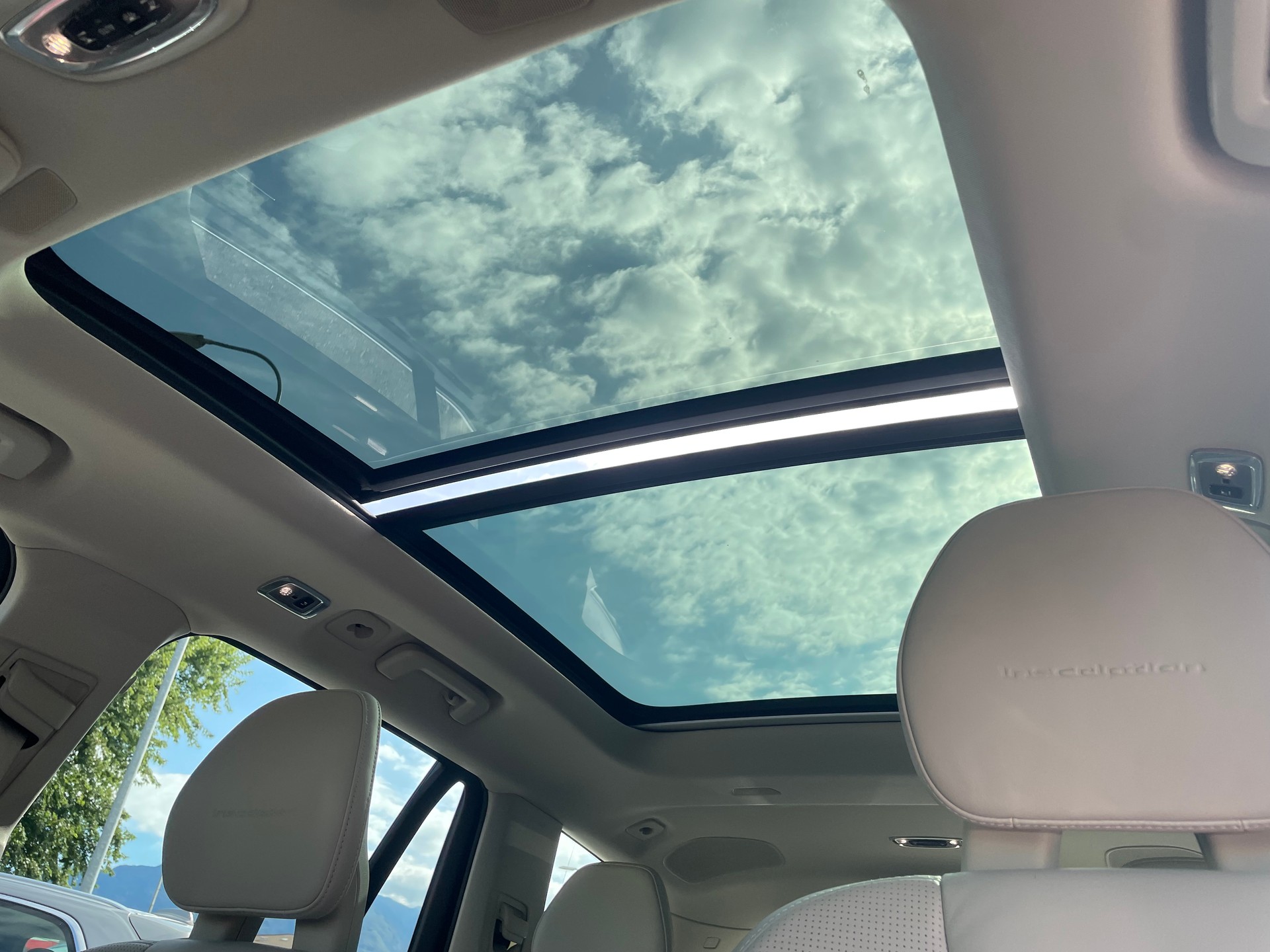 VOLVO XC90 T8 AWD Inscription Geartronic-image-4