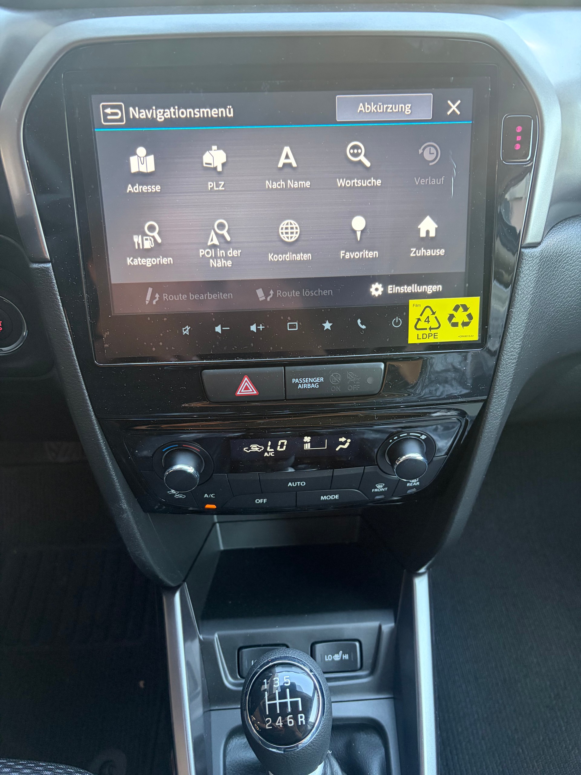 SUZUKI Vitara 1.4 Boosterjet Compact + Hybrid-image-3