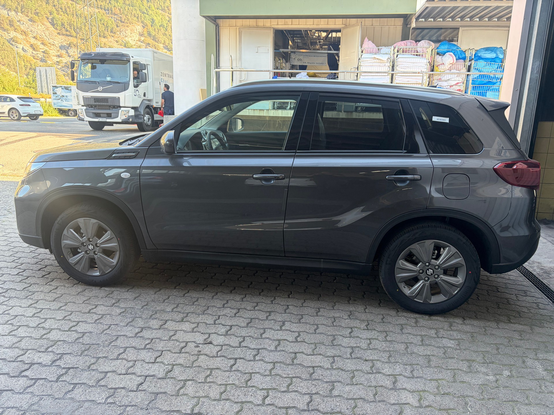 SUZUKI Vitara 1.4 Boosterjet Compact + Hybrid-image-9