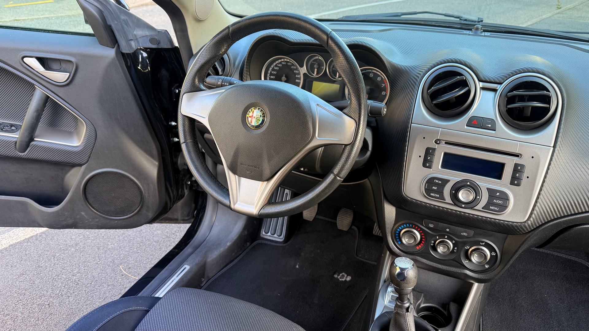 ALFA ROMEO MiTo 1.4 Distinctive-image-8