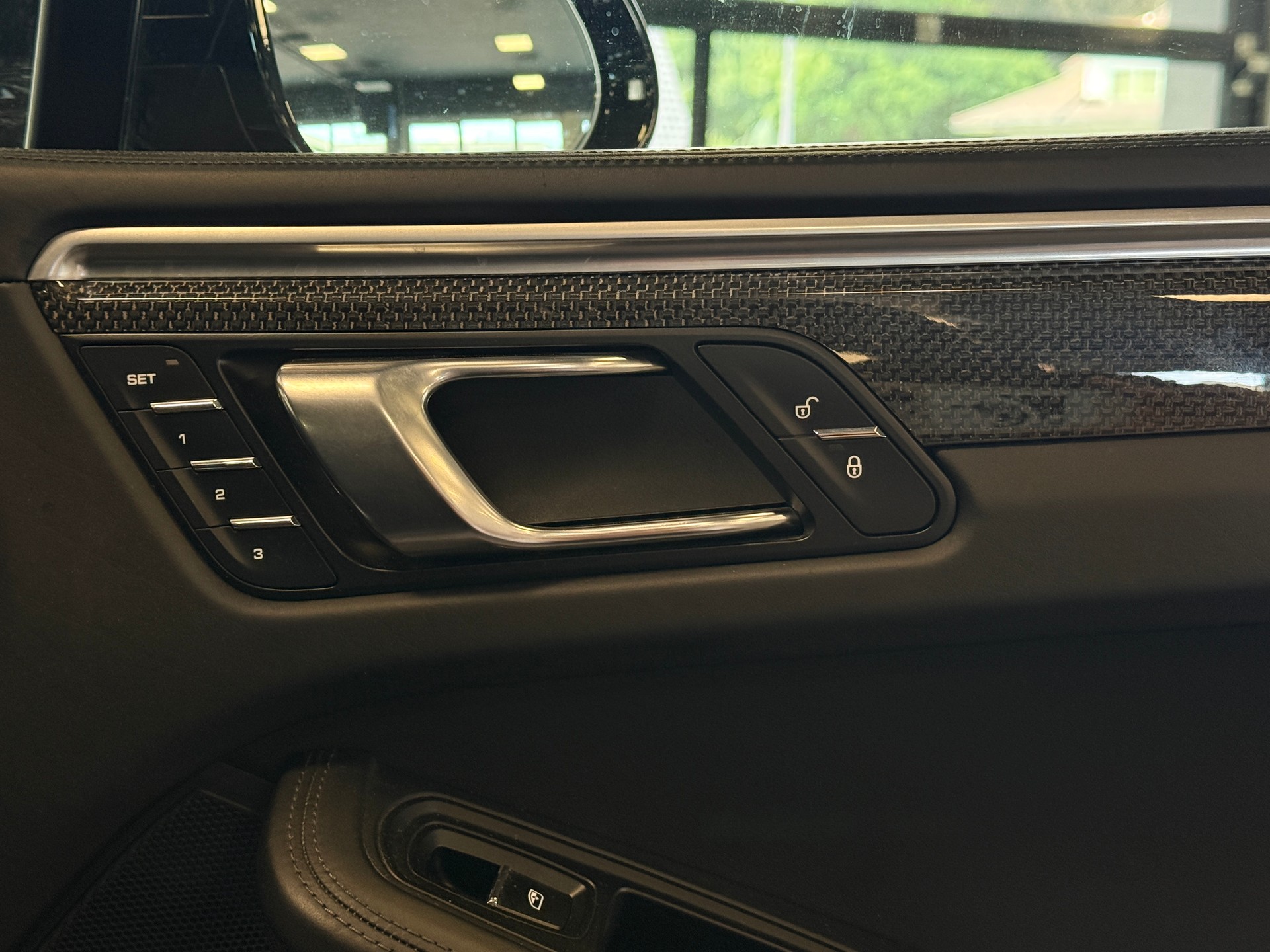 PORSCHE Macan Turbo Performance PDK-image-10