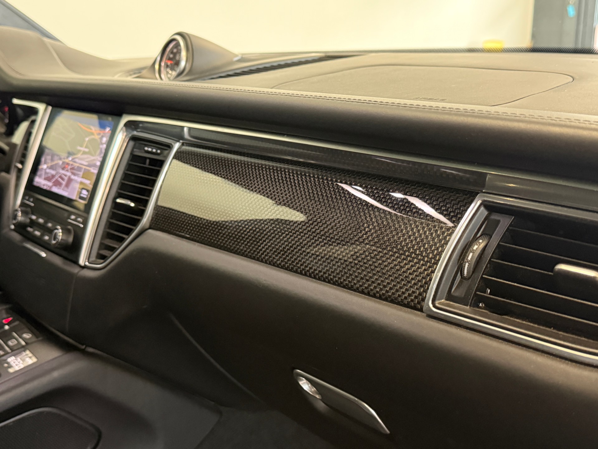 PORSCHE Macan Turbo Performance PDK-image-11
