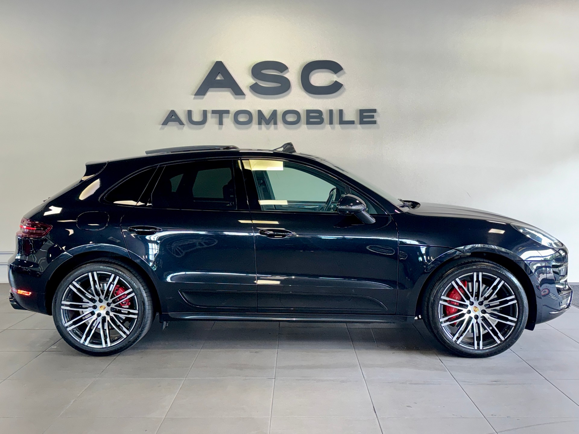 PORSCHE Macan Turbo Performance PDK-image-1