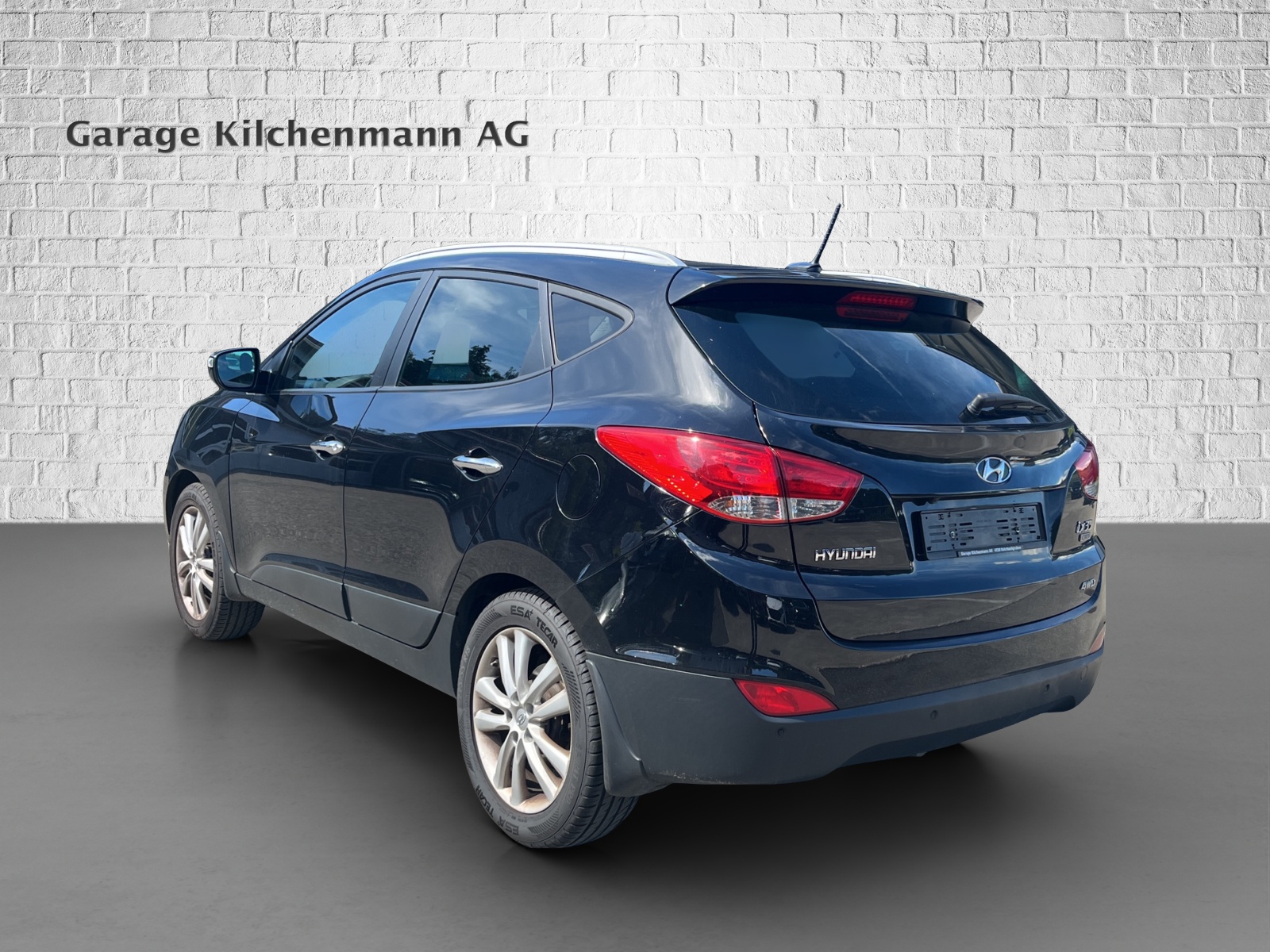 HYUNDAI iX 35 2.0 CRDi Premium 4WD Automatic-image-2