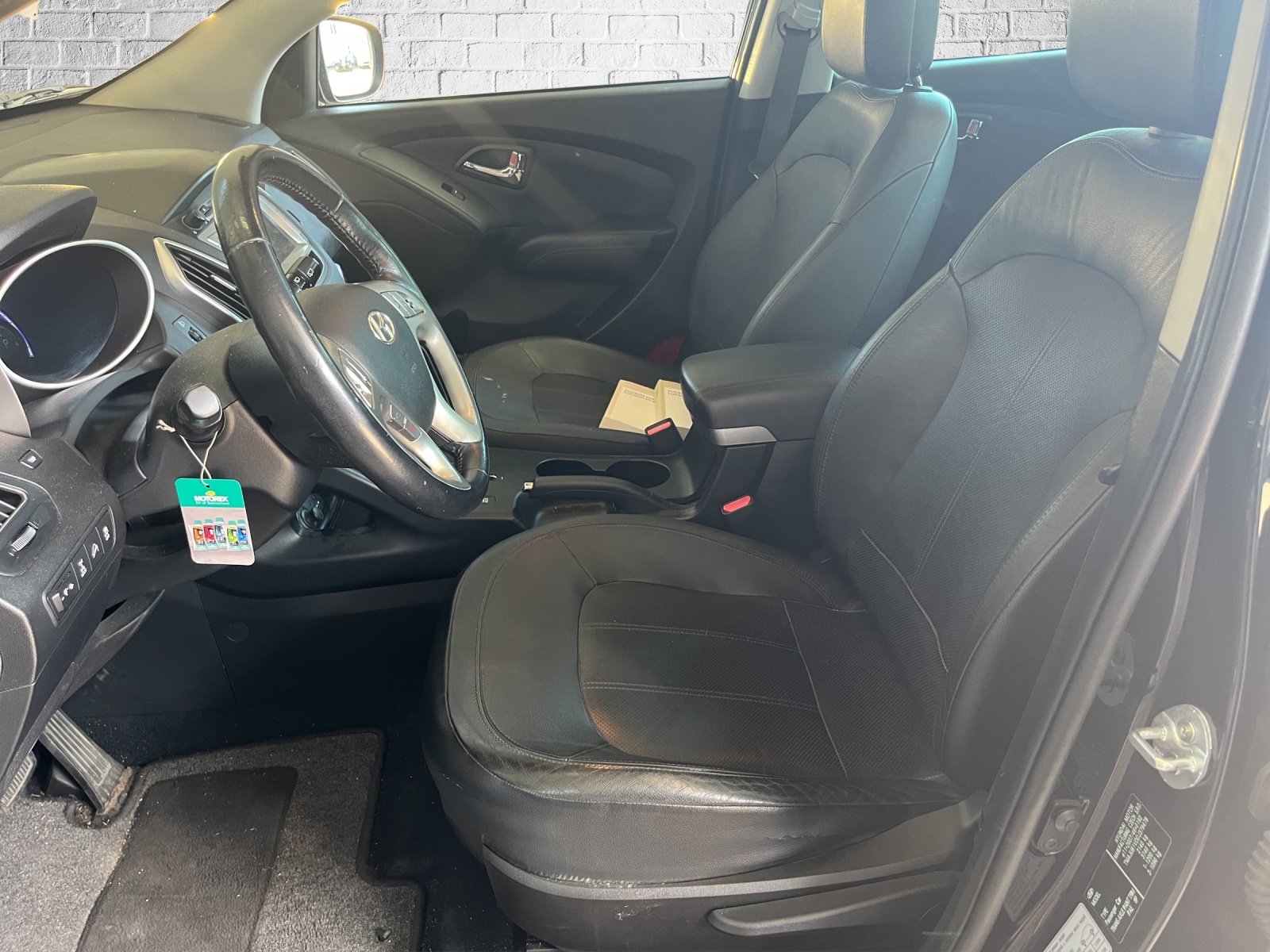 HYUNDAI iX 35 2.0 CRDi Premium 4WD Automatic-image-8