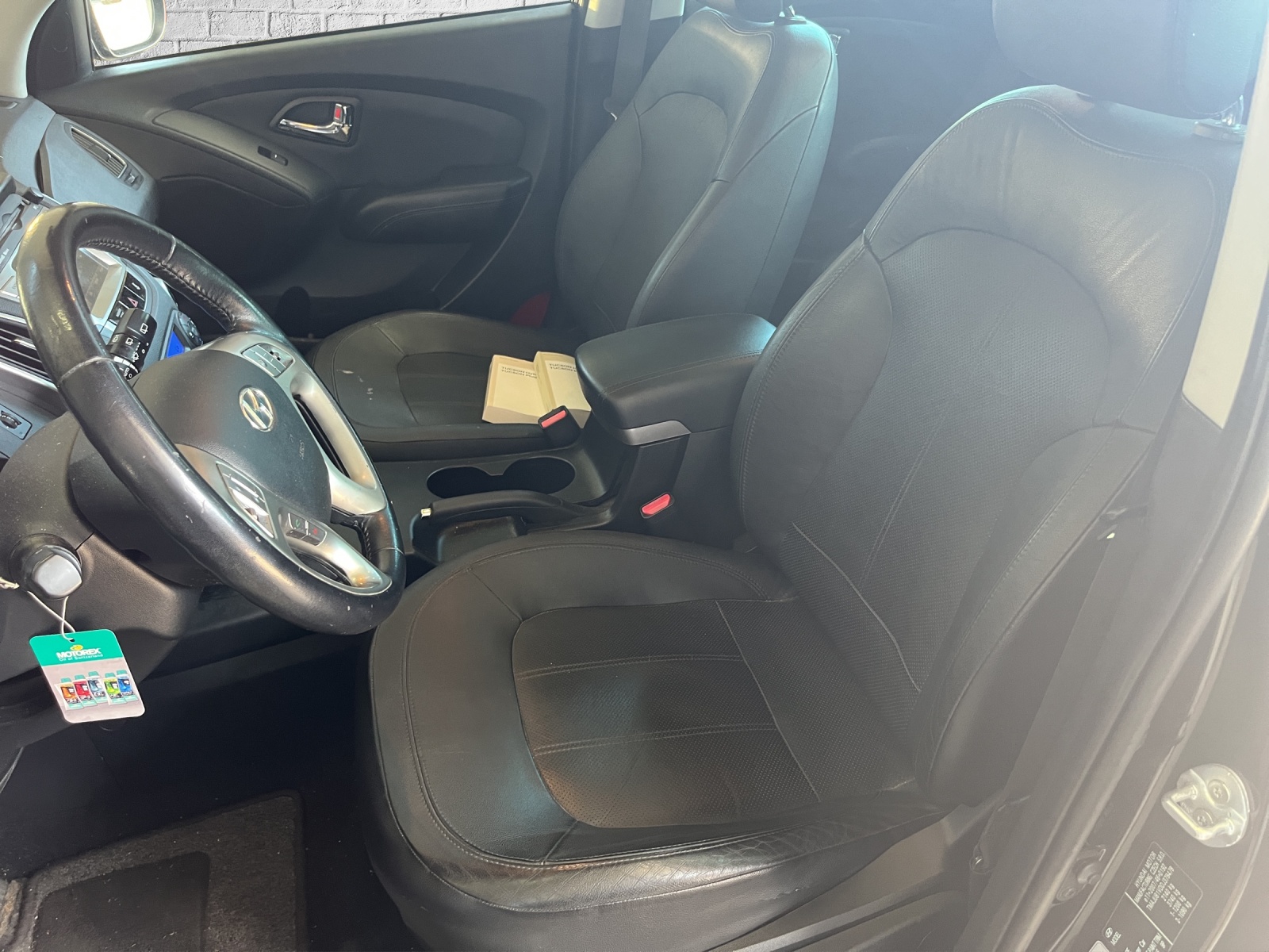HYUNDAI iX 35 2.0 CRDi Premium 4WD Automatic-image-13