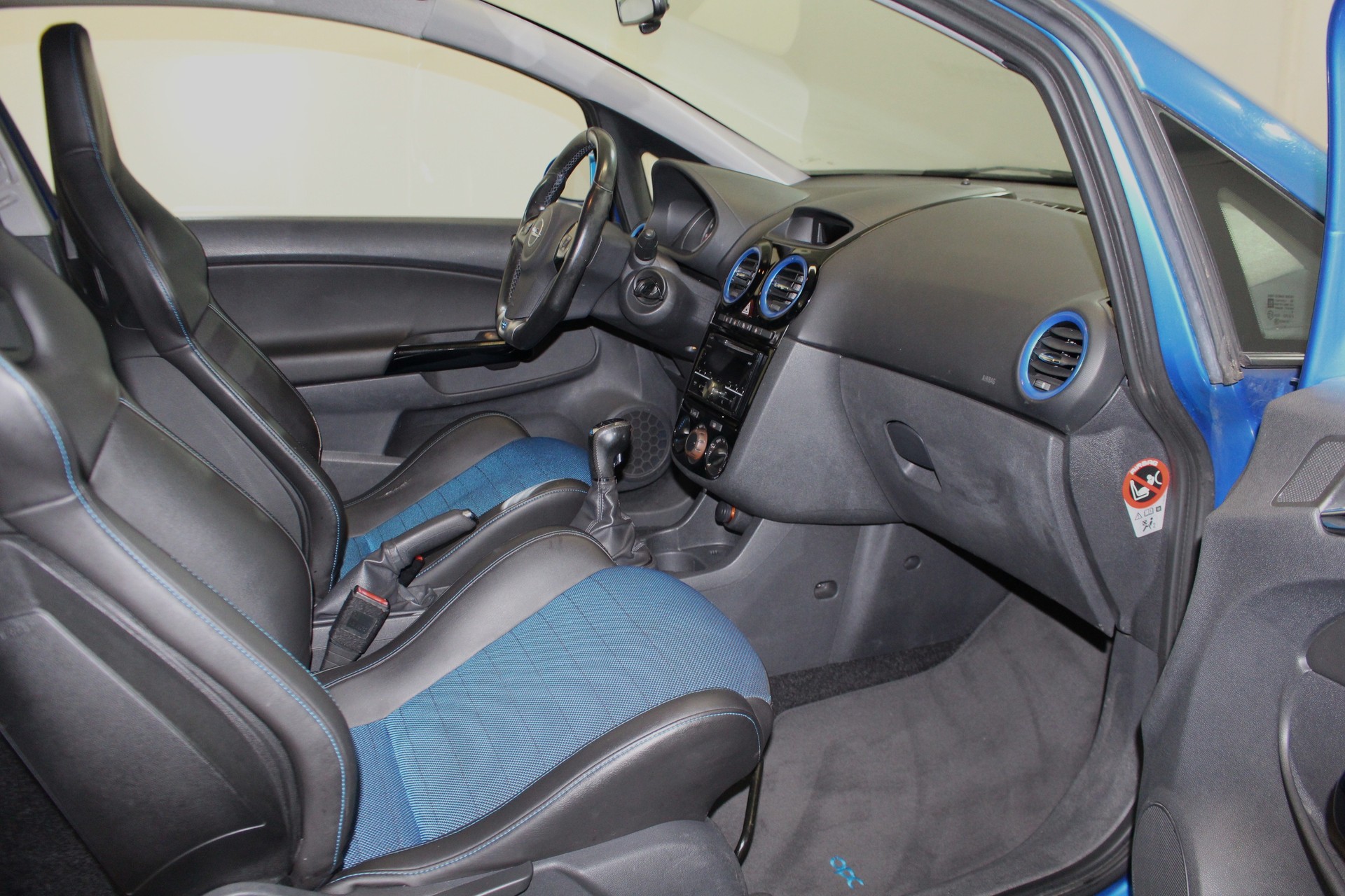 OPEL Corsa 1.6 T OPC-image-10