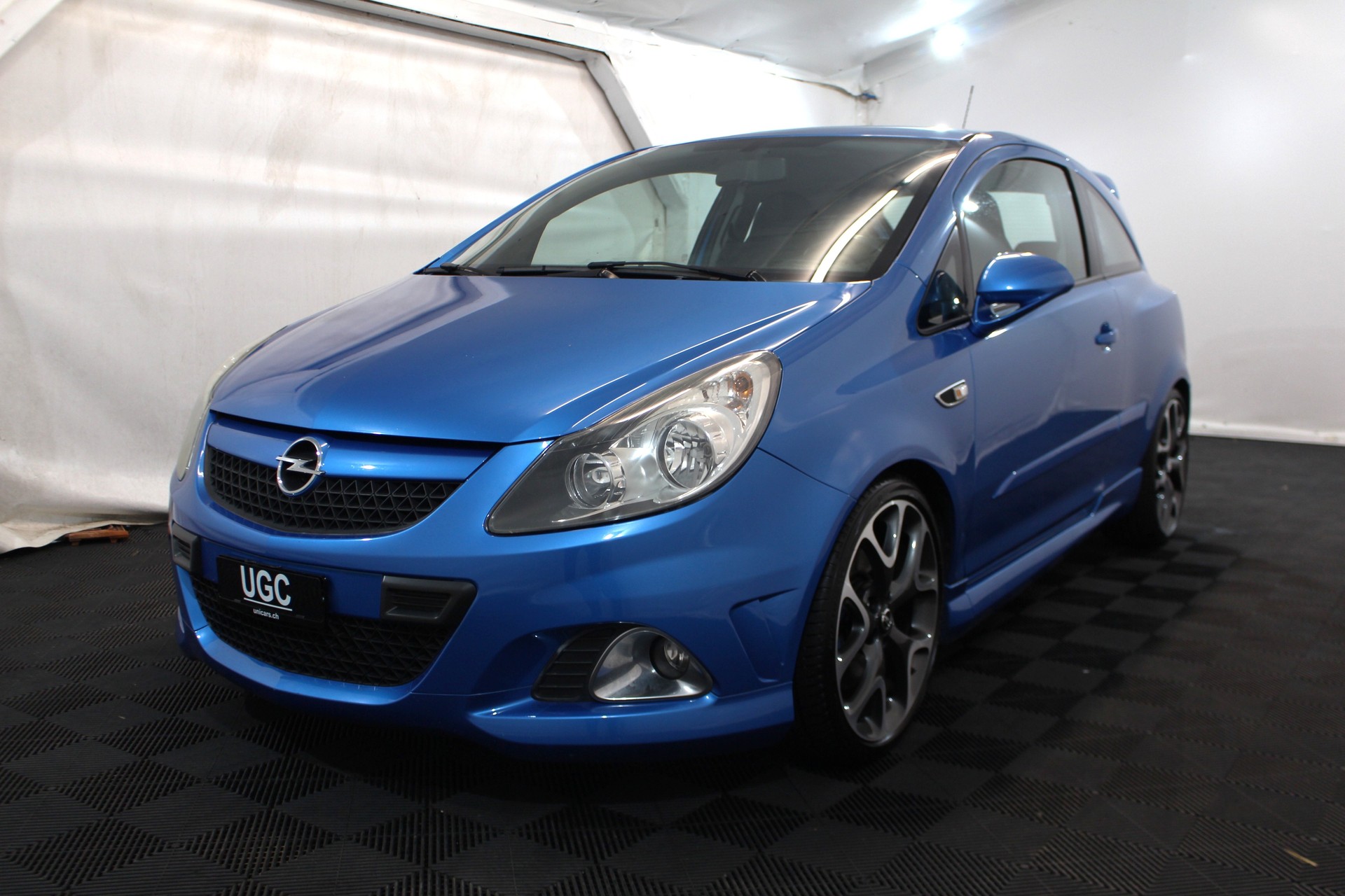 OPEL Corsa 1.6 T OPC-showroom-element-2