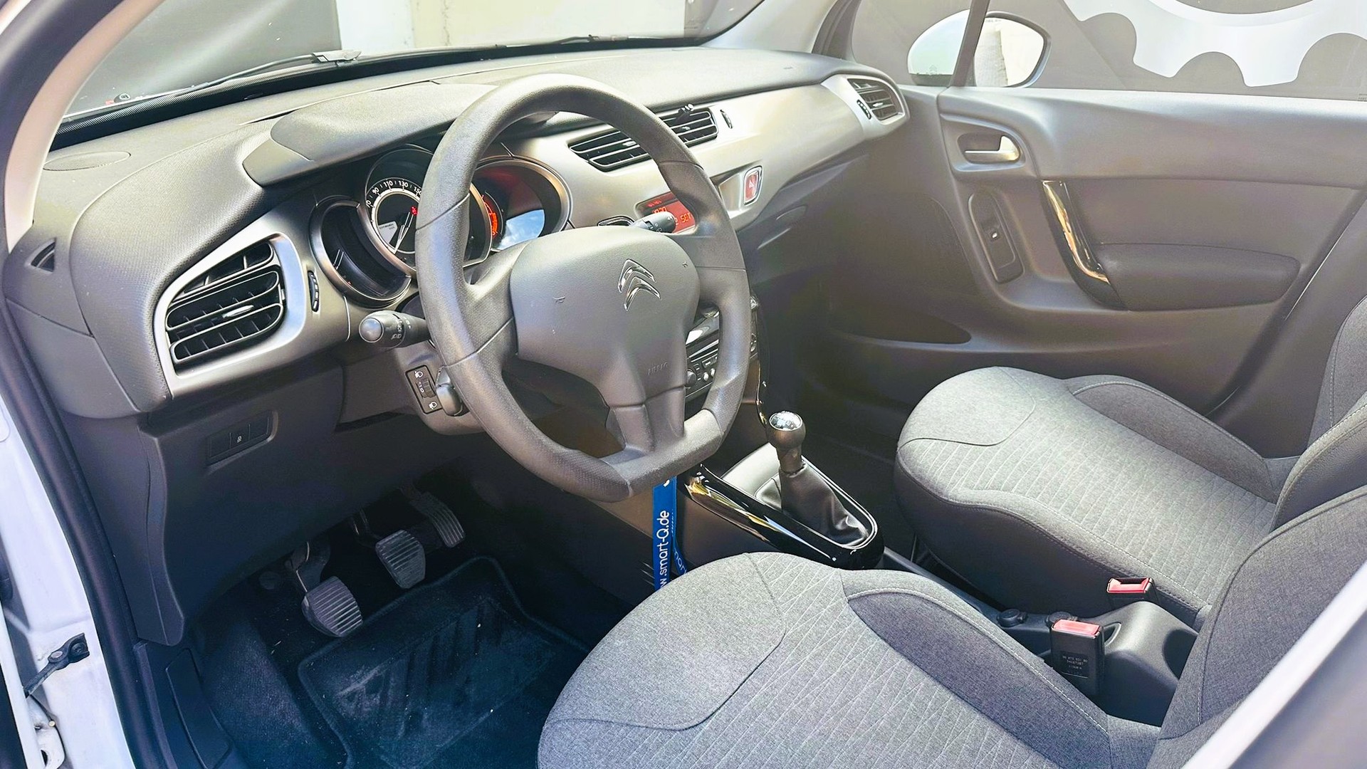 CITROEN C3 1.2i Attraction-image-8