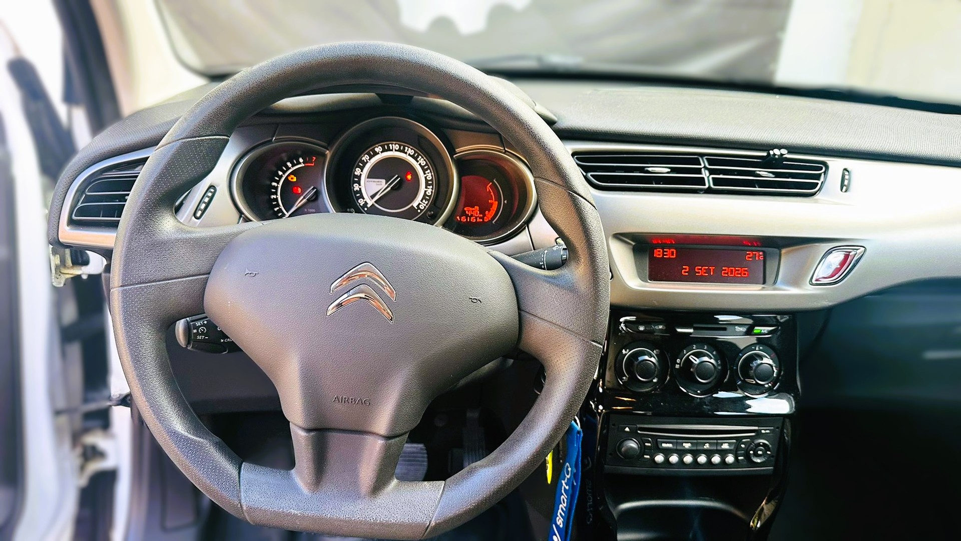 CITROEN C3 1.2i Attraction-image-9