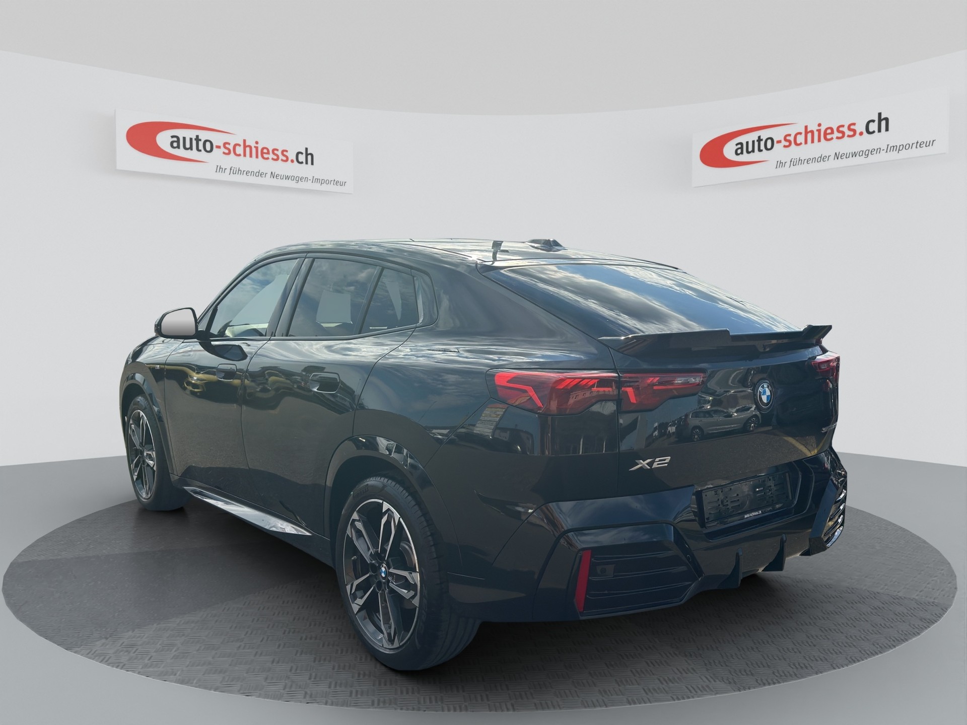 BMW X2 sDrive 20d M Sport Pro Shadow Line-image-3