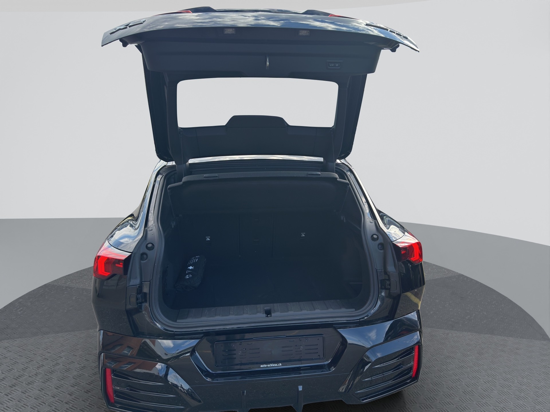 BMW X2 sDrive 20d M Sport Shadow Line-image-14