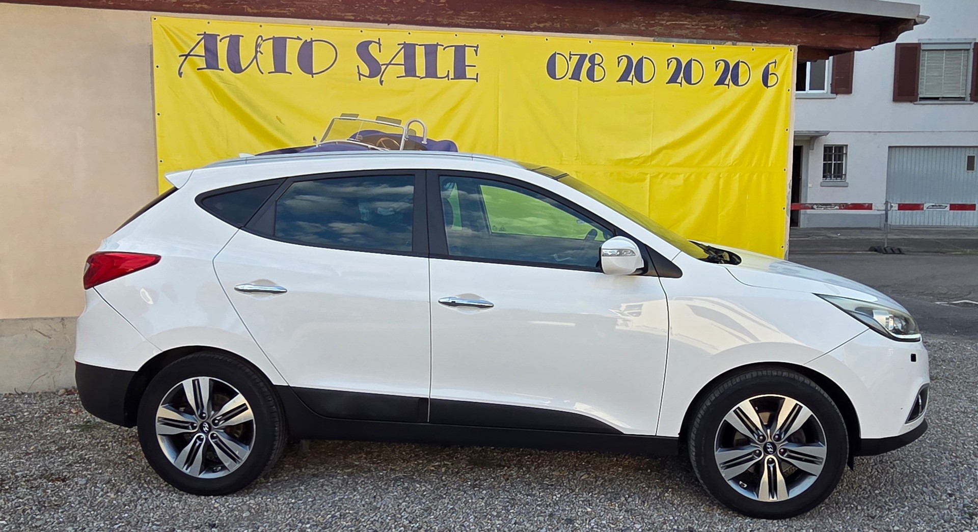 HYUNDAI iX 35 2.0 CRDi Premium 4WD-image-3