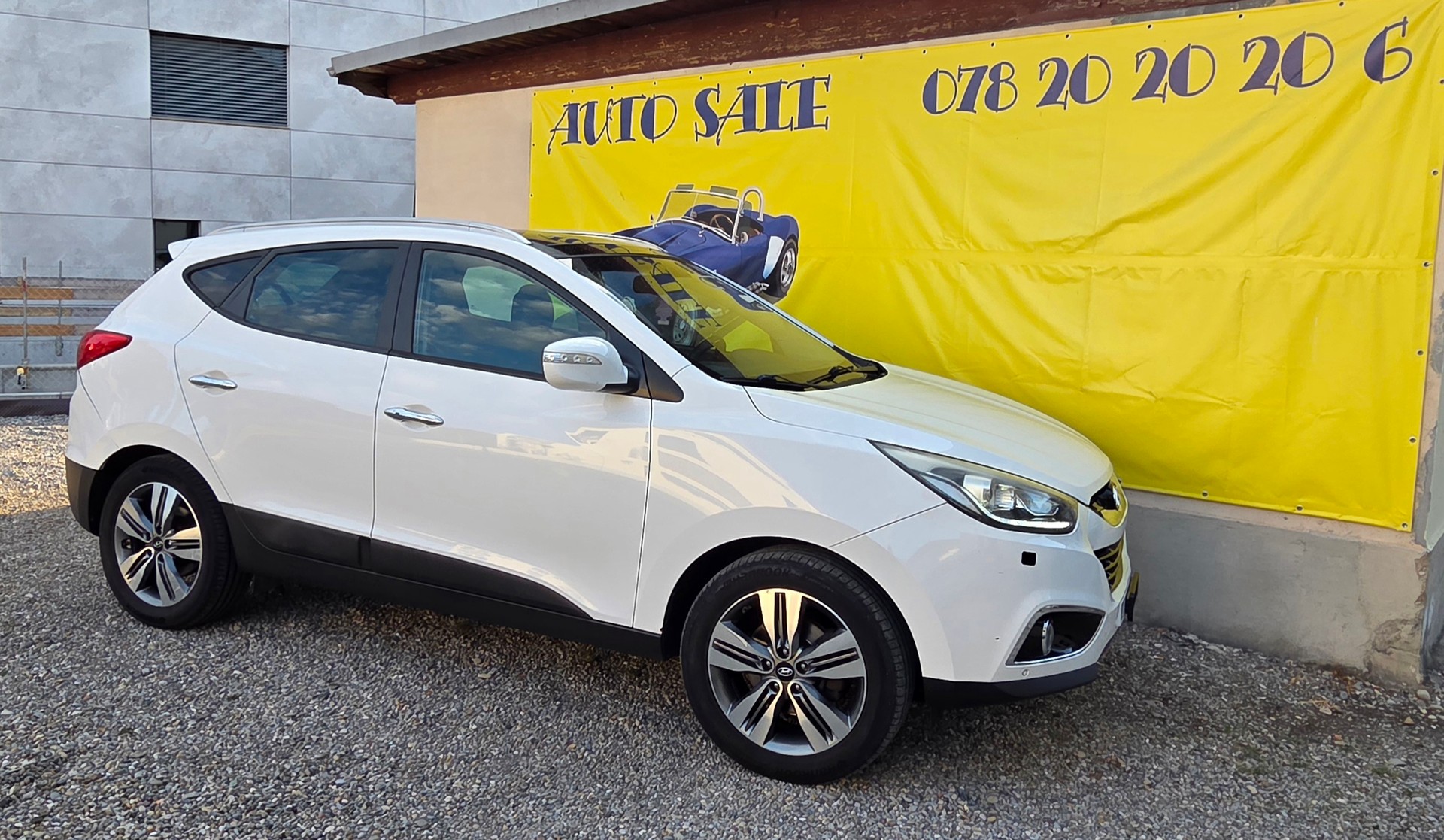 HYUNDAI iX 35 2.0 CRDi Premium 4WD-image-6