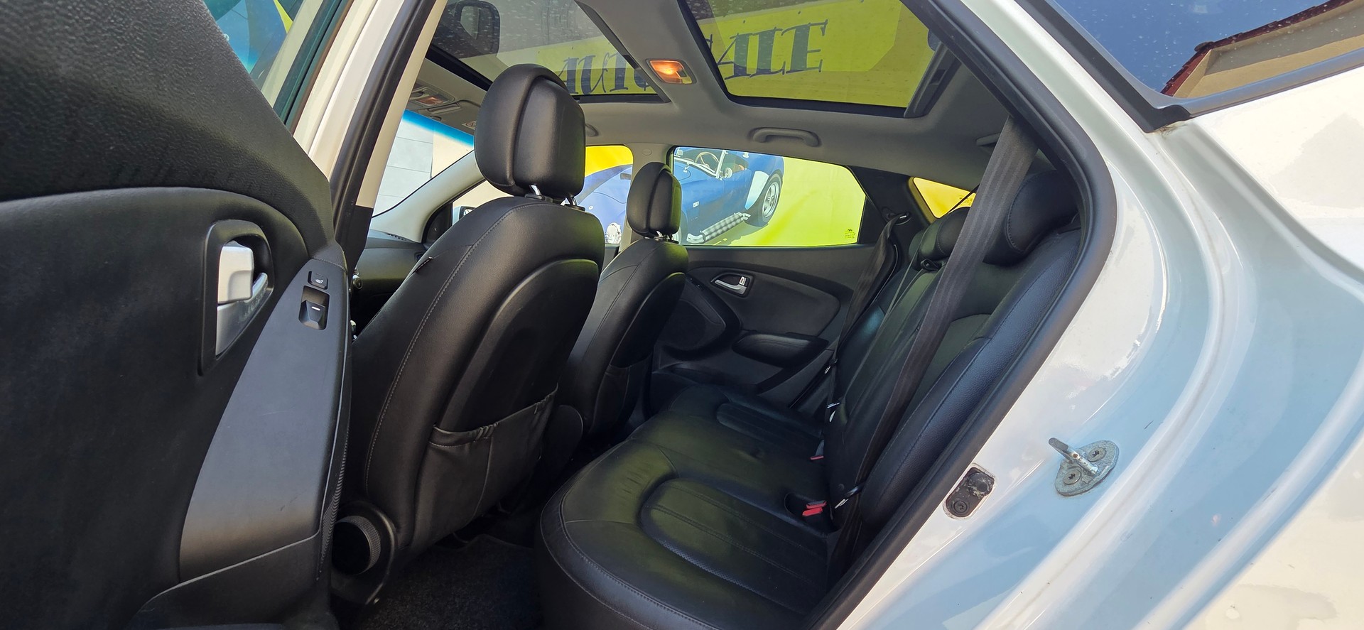 HYUNDAI iX 35 2.0 CRDi Premium 4WD-image-9