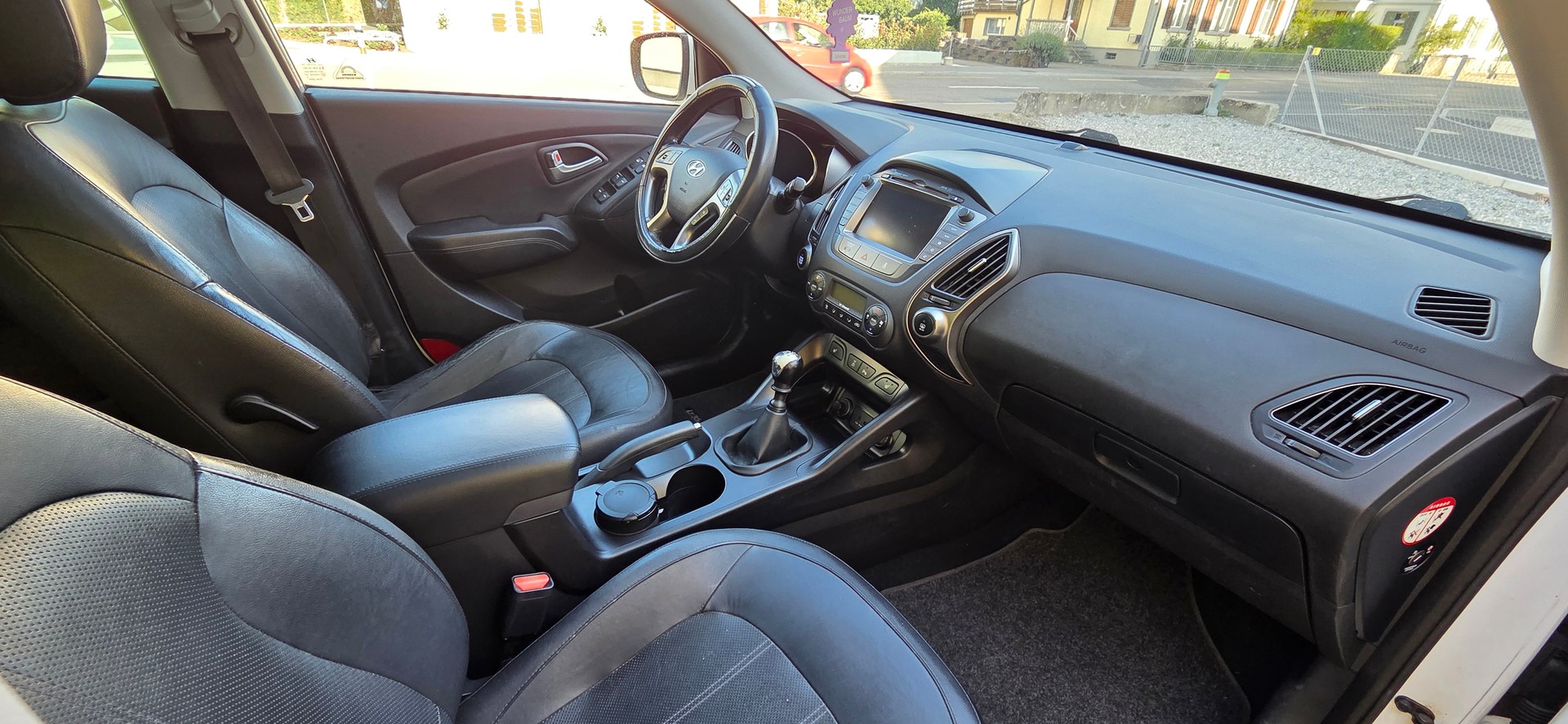 HYUNDAI iX 35 2.0 CRDi Premium 4WD-image-8