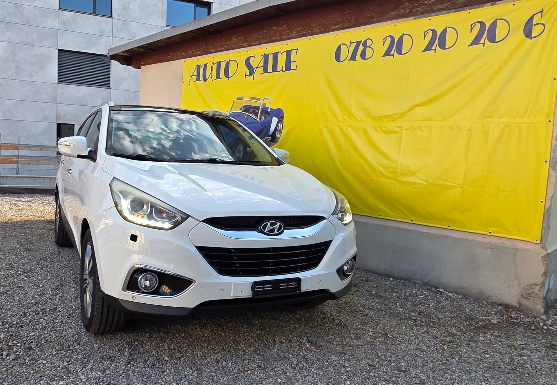 HYUNDAI iX 35 2.0 CRDi Premium 4WD-image-2