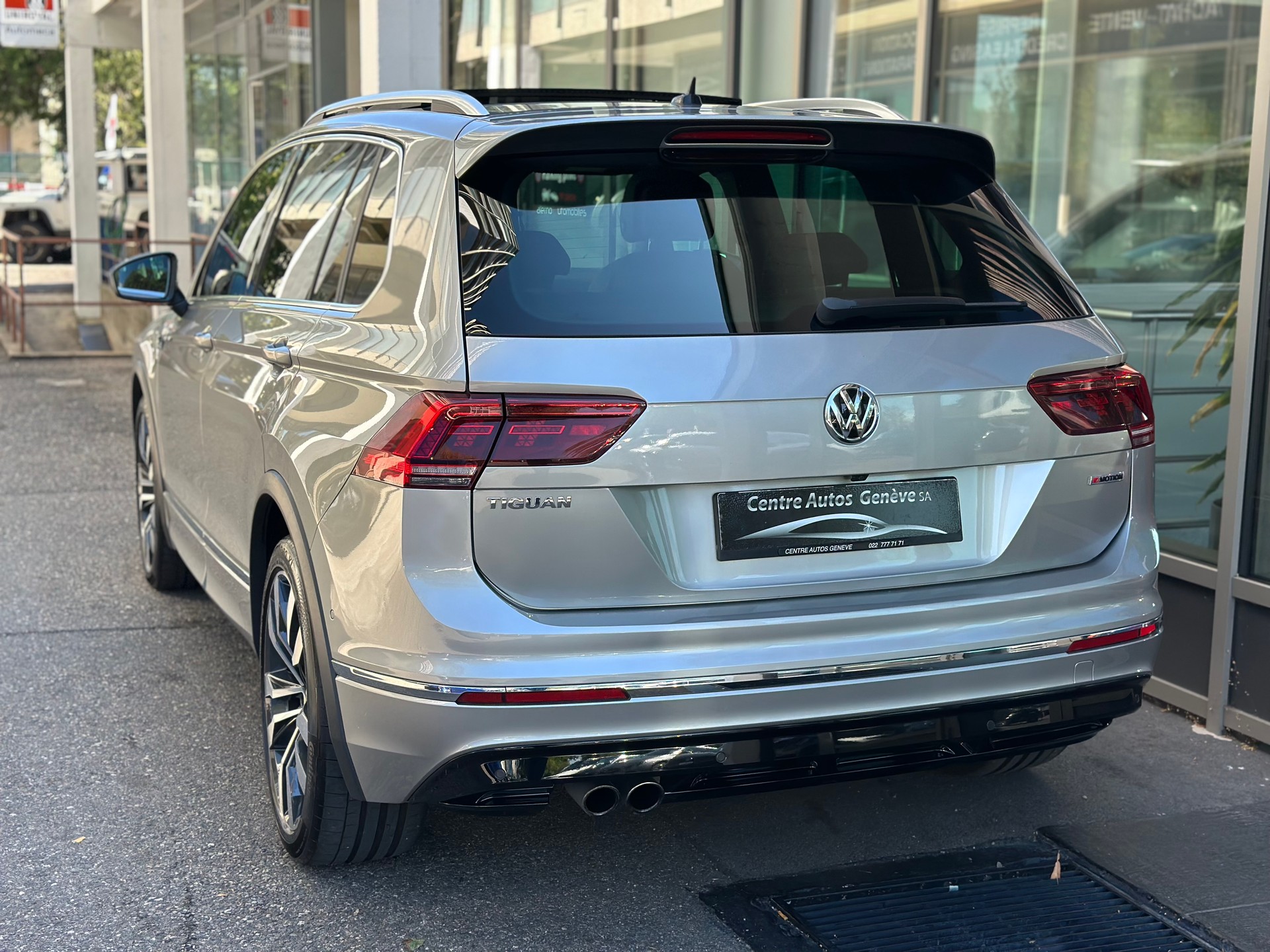 VW Tiguan 2.0TSI Highline R-Line 4Motion DSG-image-3