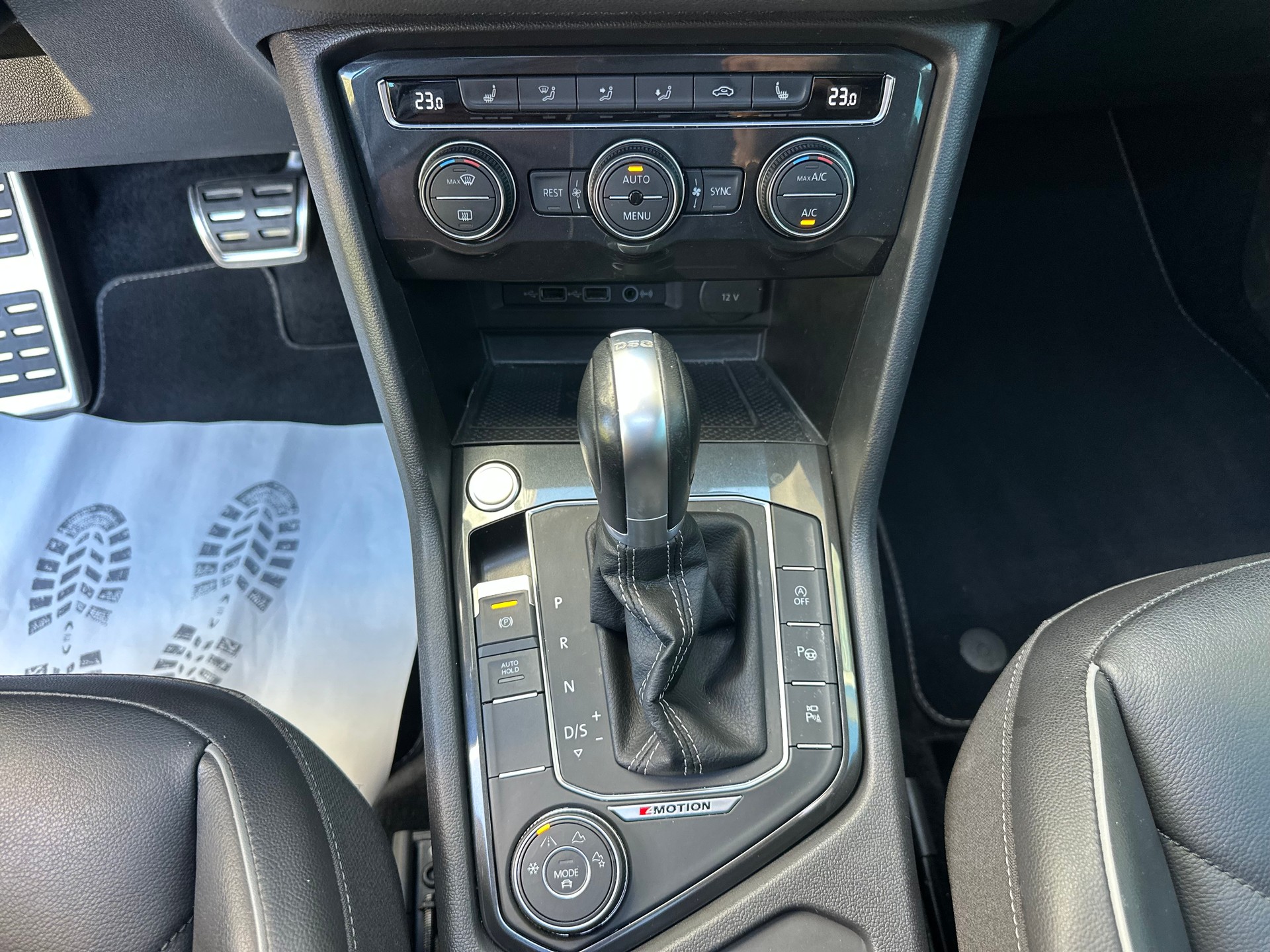 VW Tiguan 2.0TSI Highline R-Line 4Motion DSG-image-11