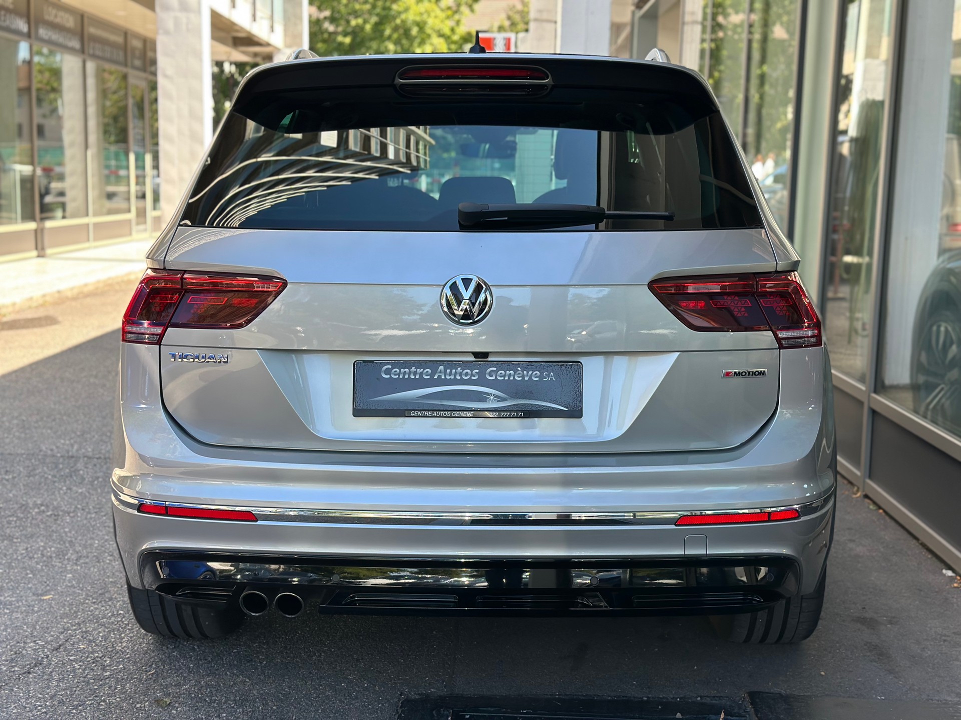 VW Tiguan 2.0TSI Highline R-Line 4Motion DSG-image-4