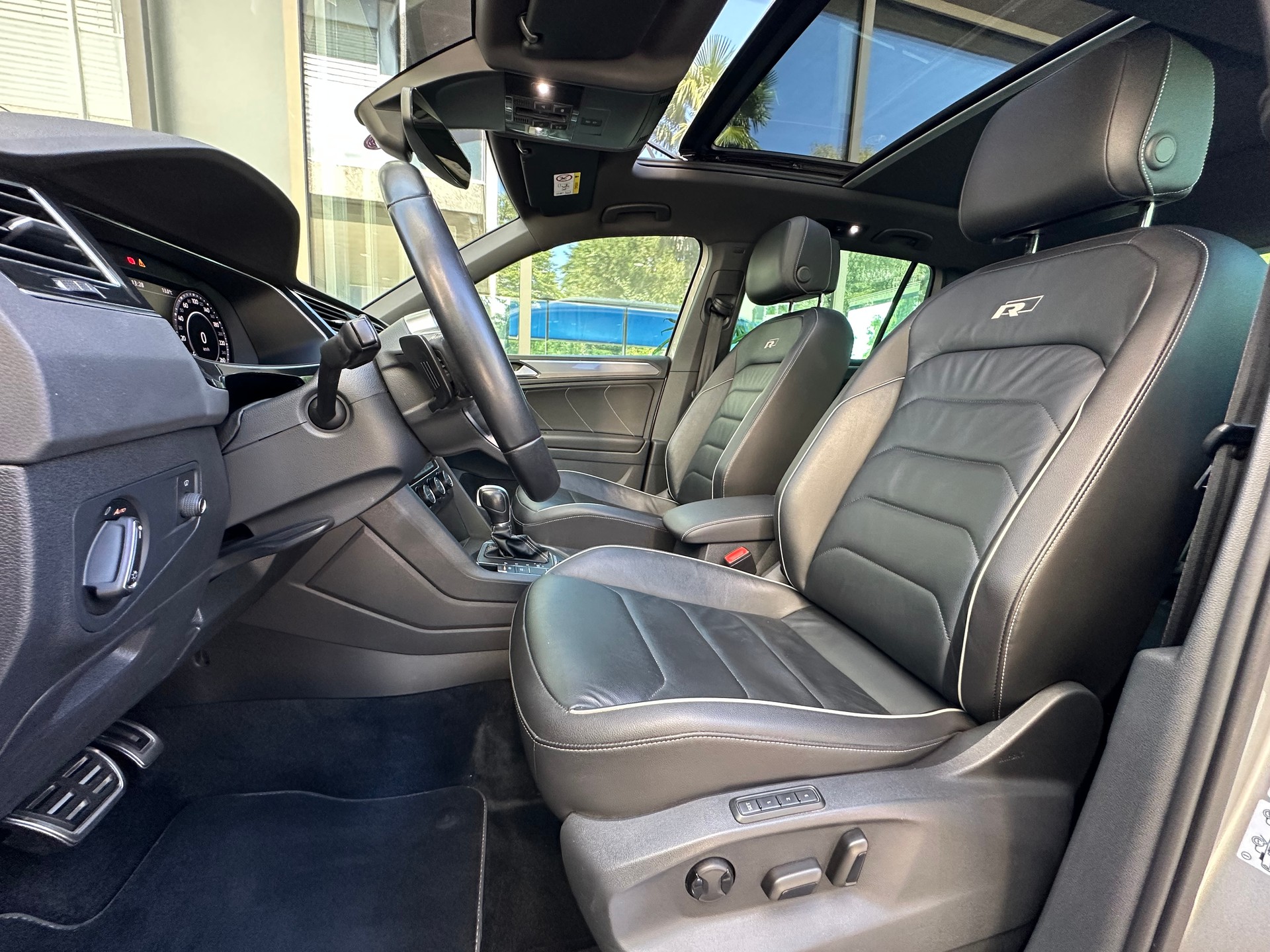 VW Tiguan 2.0TSI Highline R-Line 4Motion DSG-image-5