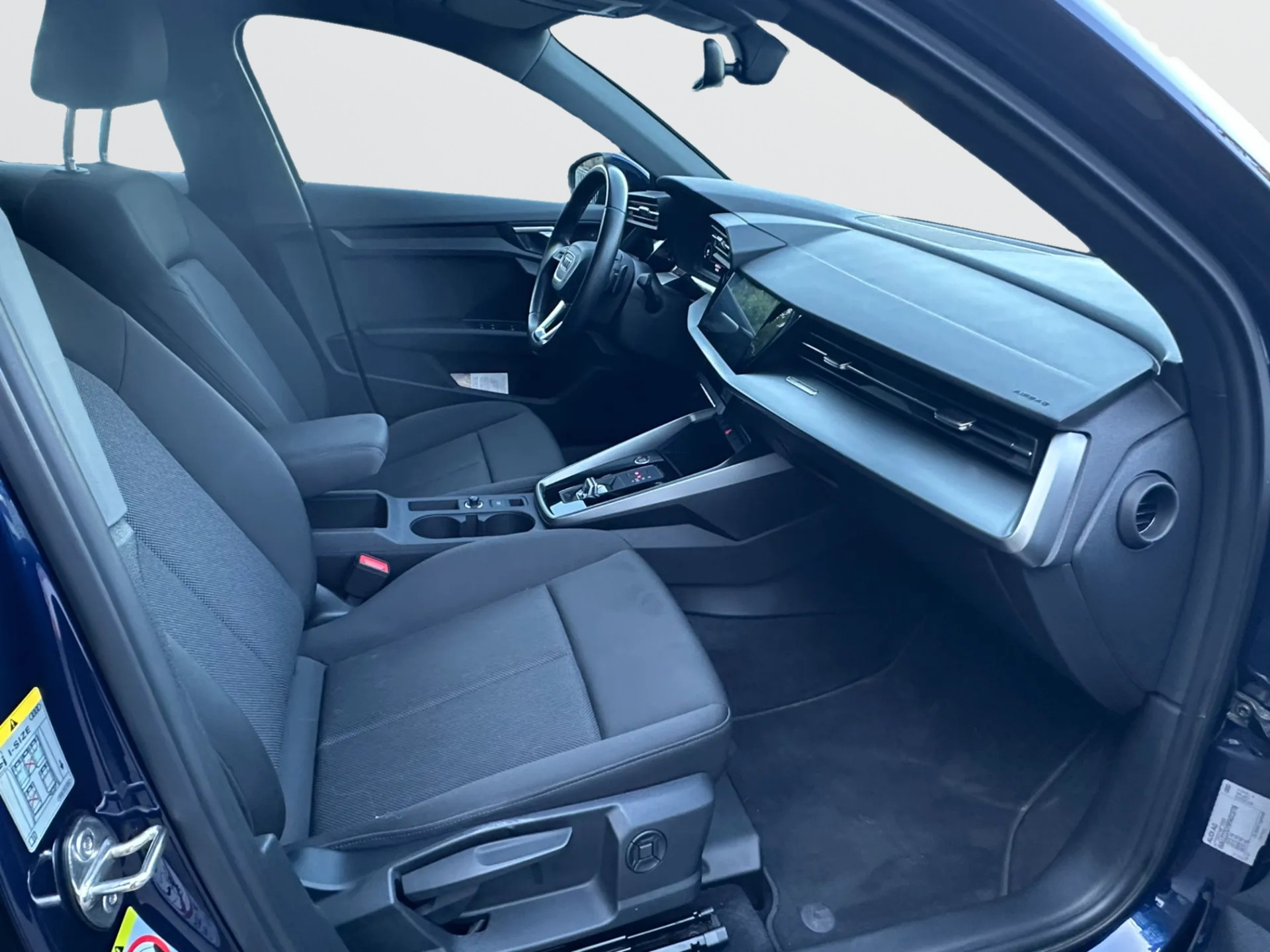 AUDI A3 Sportback 35 TFSI Attraction S-tronic-image-11