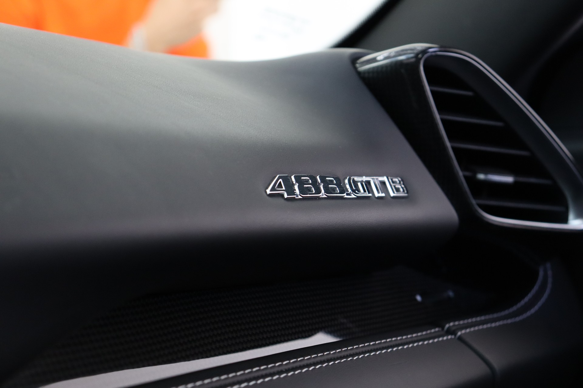 FERRARI 488 GTB 3.9 V8-image-27