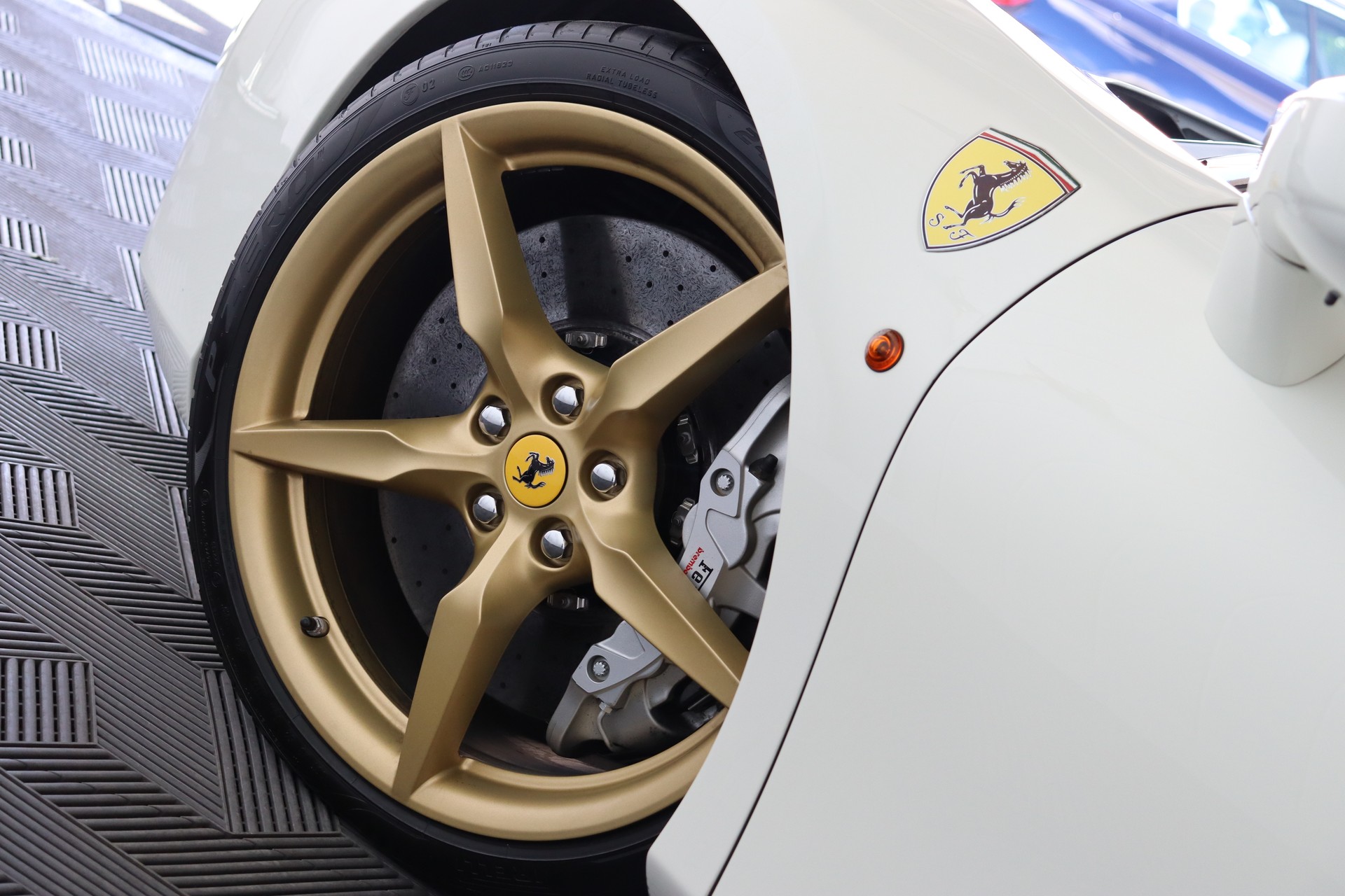 FERRARI 488 GTB 3.9 V8-image-5